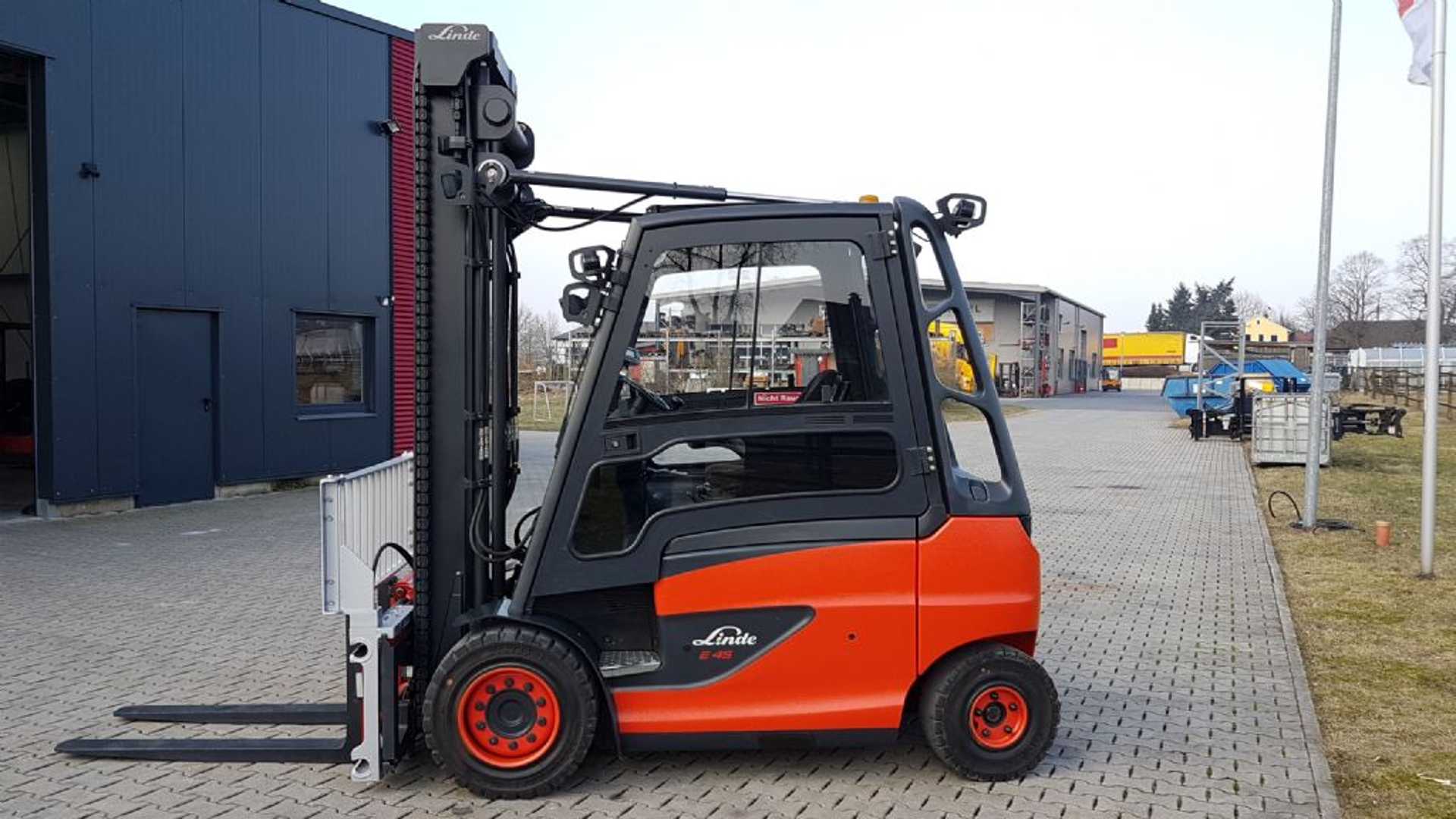 Used Forklift Linde E45H-01/550 4 riteņu dakšu iekrāvējs (Image 2) Used Forklift Linde E45H-01/550 4 riteņu dakšu iekrāvējs (Image 2)
