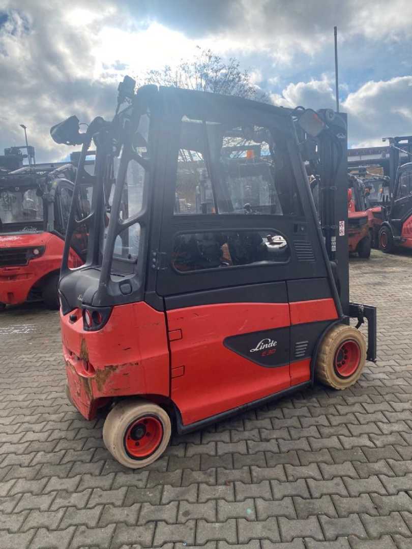 Used Forklift Linde E 30 HL-01/600 4 riteņu dakšu iekrāvējs (Image 3) Used Forklift Linde E 30 HL-01/600 4 riteņu dakšu iekrāvējs (Image 3)