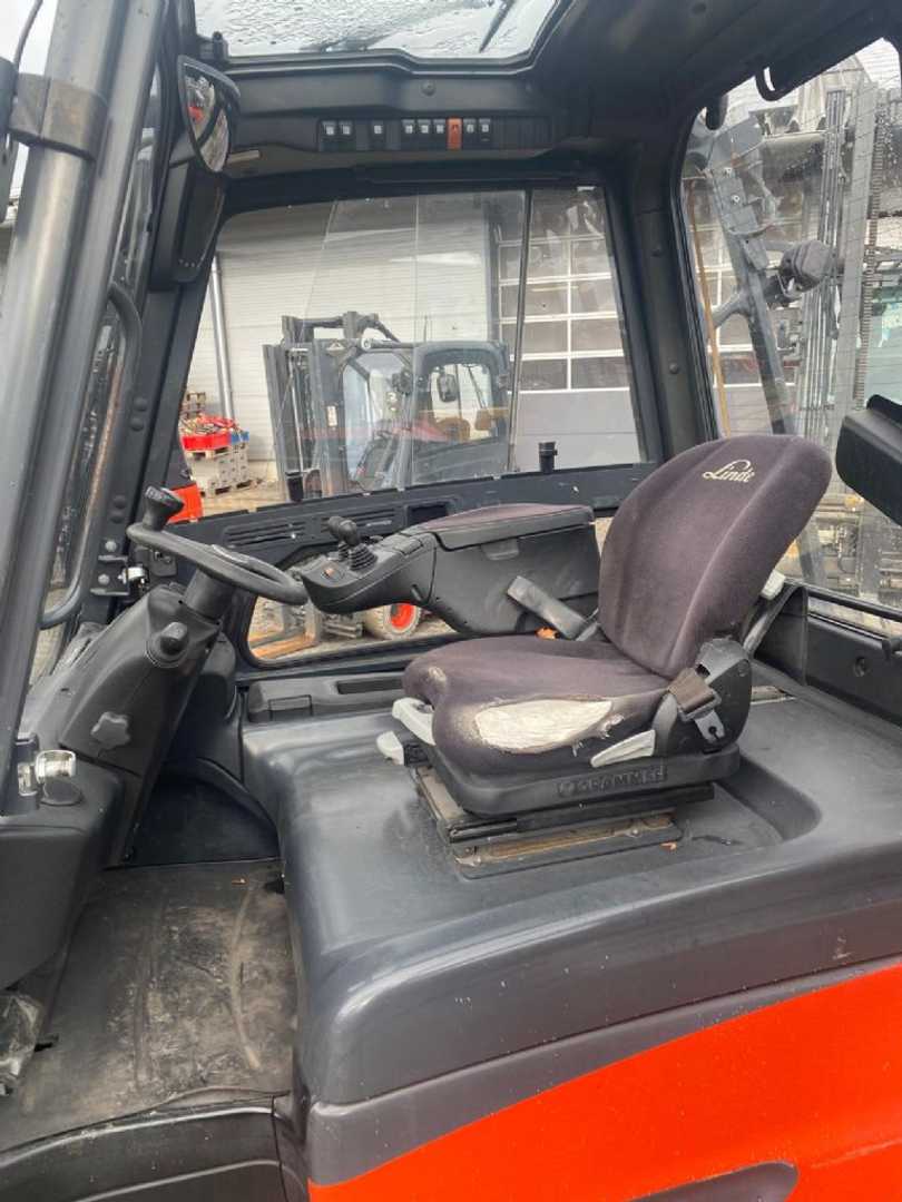 Used Forklift Linde E 30 HL-01/600 4 riteņu dakšu iekrāvējs (Image 7) Used Forklift Linde E 30 HL-01/600 4 riteņu dakšu iekrāvējs (Image 7)