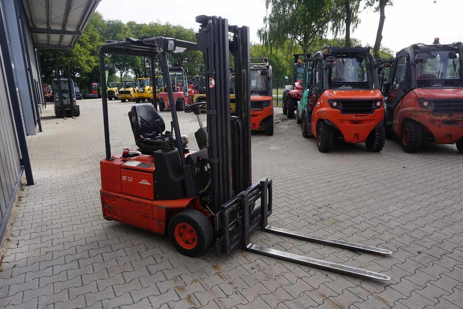 Used Forklift Linde E 12Z-02 - Triplex 4 riteņu dakšu iekrāvējs (Image 5) Used Forklift Linde E 12Z-02 - Triplex 4 riteņu dakšu iekrāvējs (Image 5)