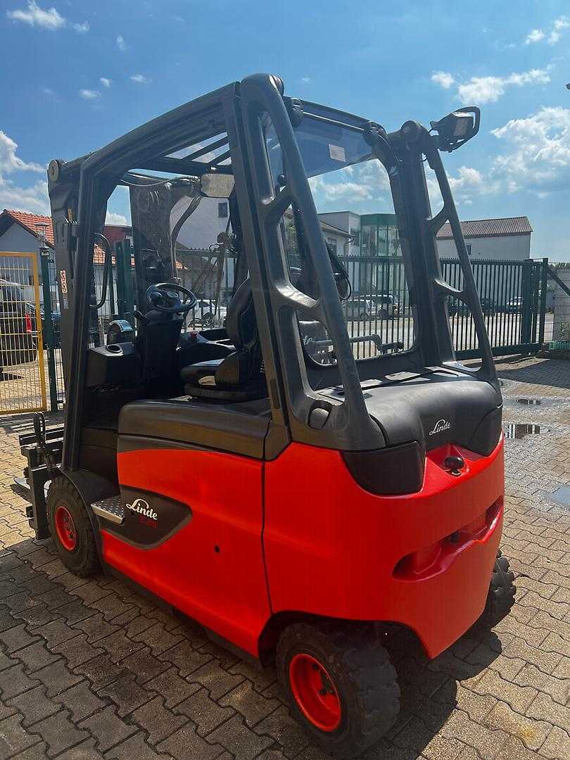 Used Forklift Linde E25-01 /HL600 4 riteņu dakšu iekrāvējs (Image 9) Used Forklift Linde E25-01 /HL600 4 riteņu dakšu iekrāvējs (Image 9)