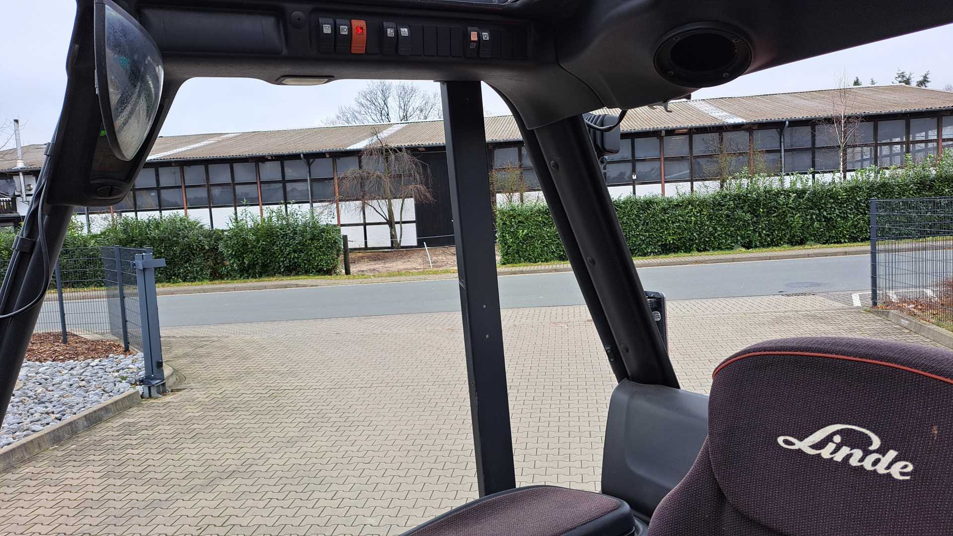 Used Forklift Linde E60 4 riteņu dakšu iekrāvējs (Image 12) Used Forklift Linde E60 4 riteņu dakšu iekrāvējs (Image 12)
