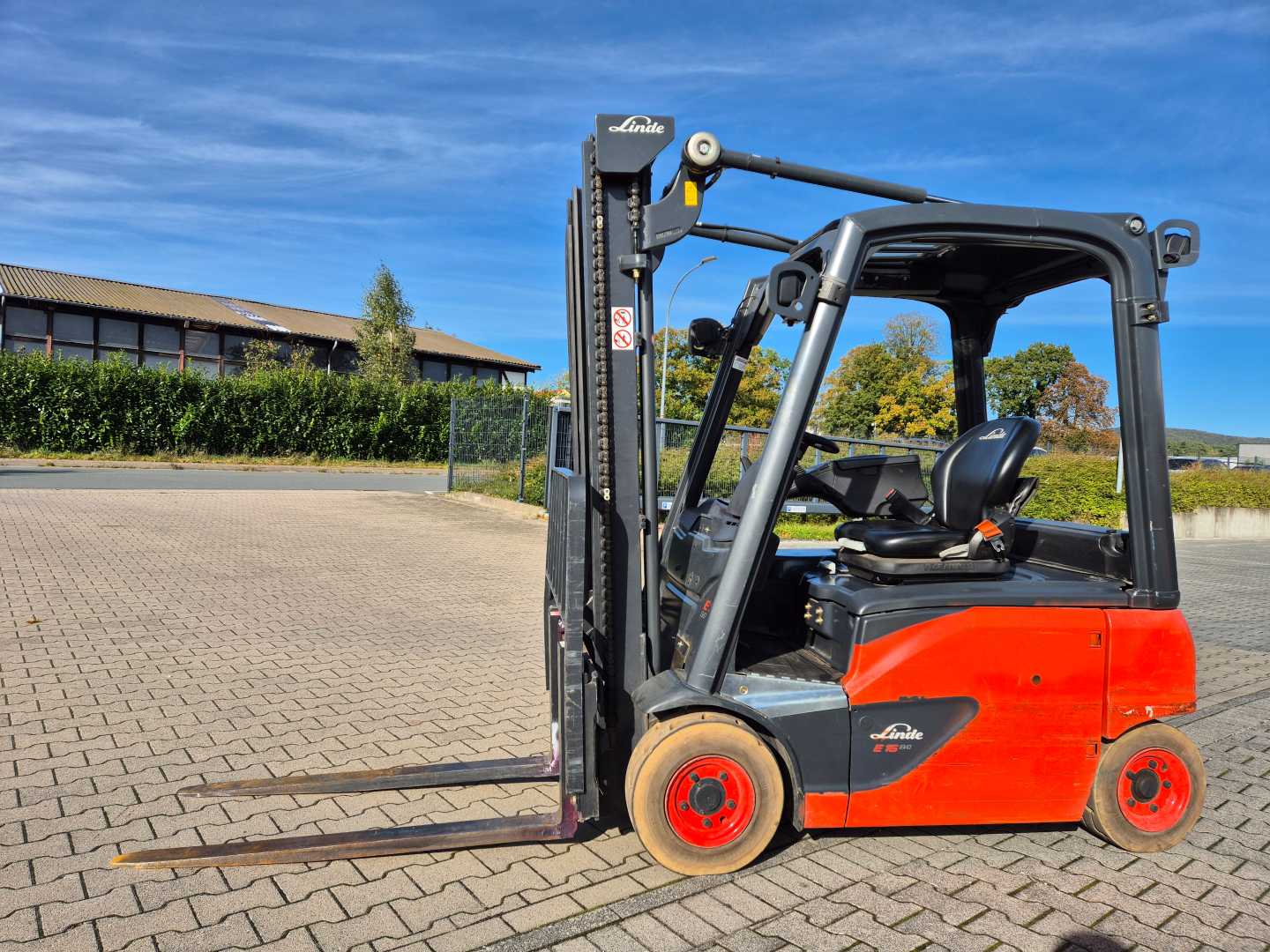 Used Forklift Linde E16P-02 4 riteņu dakšu iekrāvējs (Image 2) Used Forklift Linde E16P-02 4 riteņu dakšu iekrāvējs (Image 2)