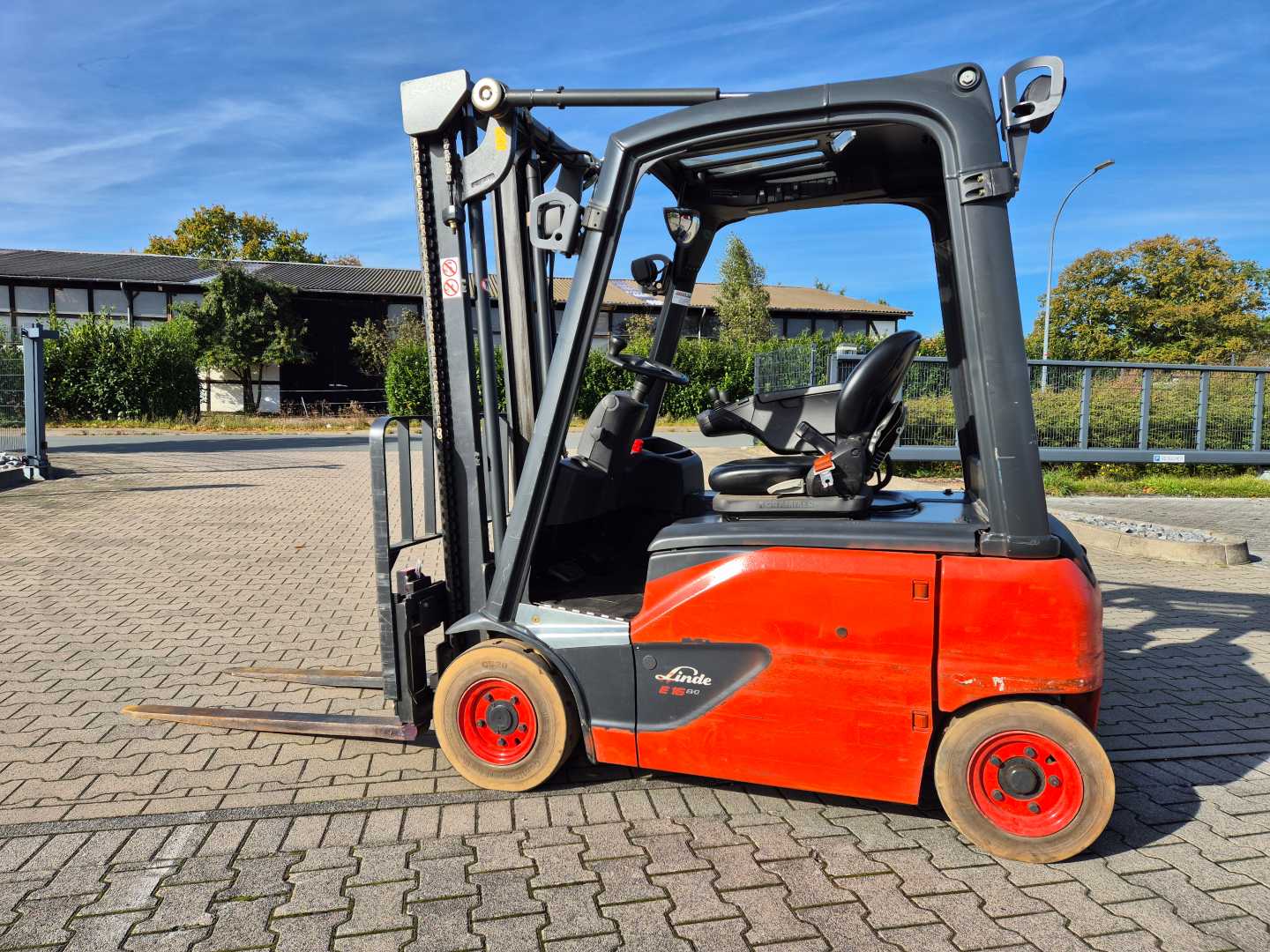 Used Forklift Linde E16P-02 4 riteņu dakšu iekrāvējs (Image 3) Used Forklift Linde E16P-02 4 riteņu dakšu iekrāvējs (Image 3)