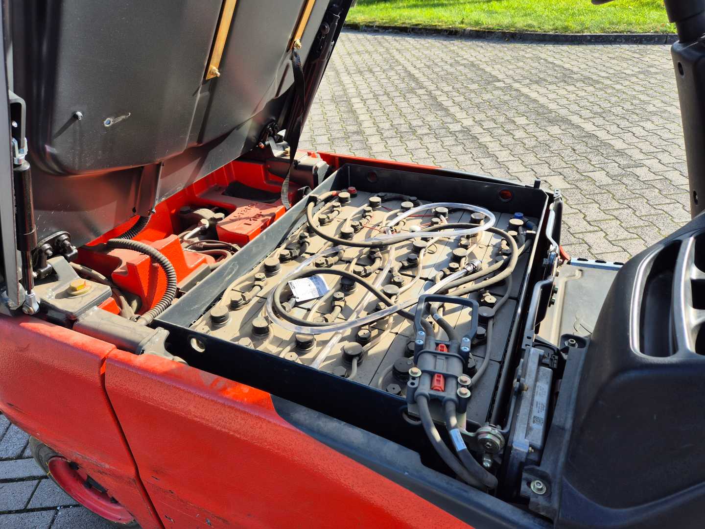 Used Forklift Linde E16P-02 4 riteņu dakšu iekrāvējs (Image 15) Used Forklift Linde E16P-02 4 riteņu dakšu iekrāvējs (Image 15)