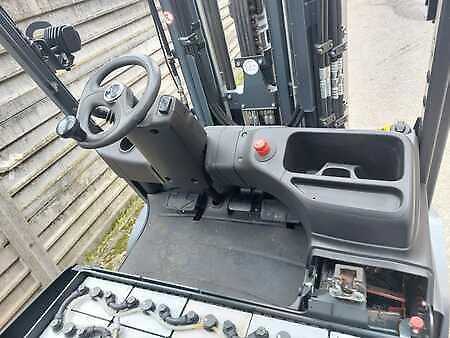 Used Forklift Linde E50HL 4 riteņu dakšu iekrāvējs (Image 5) Used Forklift Linde E50HL 4 riteņu dakšu iekrāvējs (Image 5)