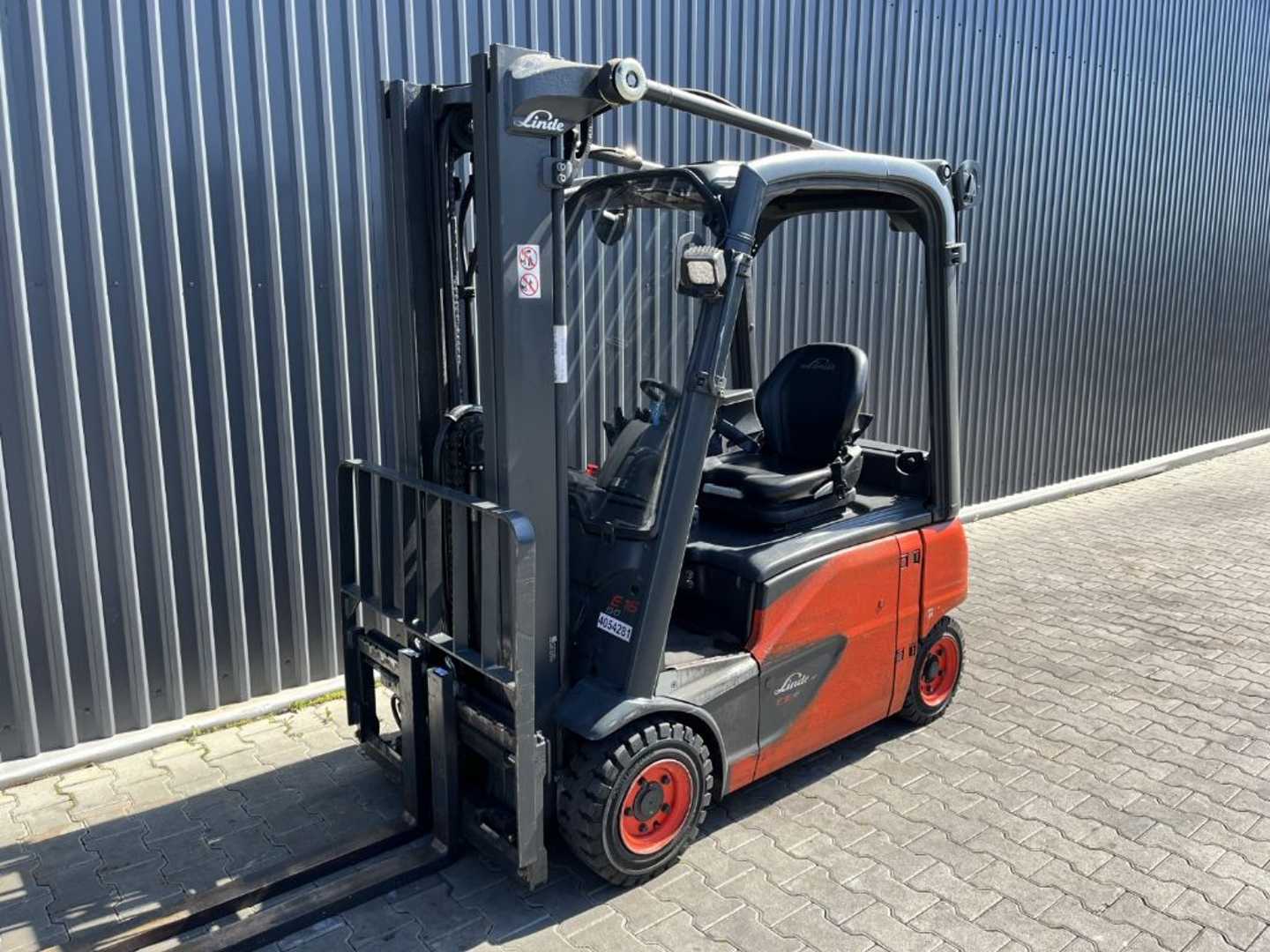 Used Forklift Linde E16P-02 4 riteņu dakšu iekrāvējs (Image 1) Used Forklift Linde E16P-02 4 riteņu dakšu iekrāvējs (Image 1)