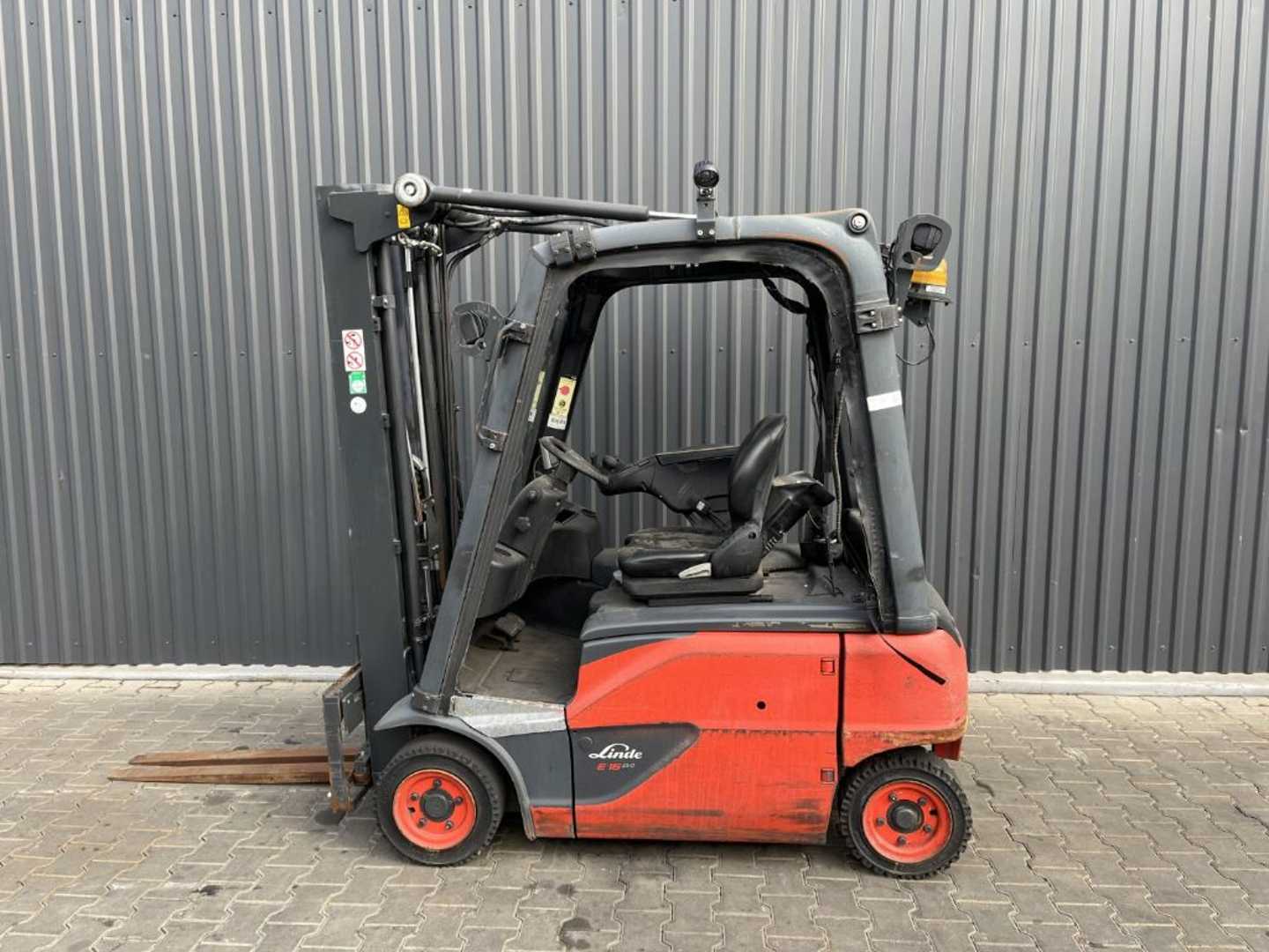 Used Forklift Linde E16P-02 4 riteņu dakšu iekrāvējs (Image 2) Used Forklift Linde E16P-02 4 riteņu dakšu iekrāvējs (Image 2)