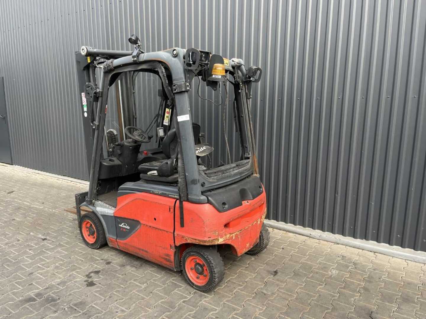 Used Forklift Linde E16P-02 4 riteņu dakšu iekrāvējs (Image 3) Used Forklift Linde E16P-02 4 riteņu dakšu iekrāvējs (Image 3)