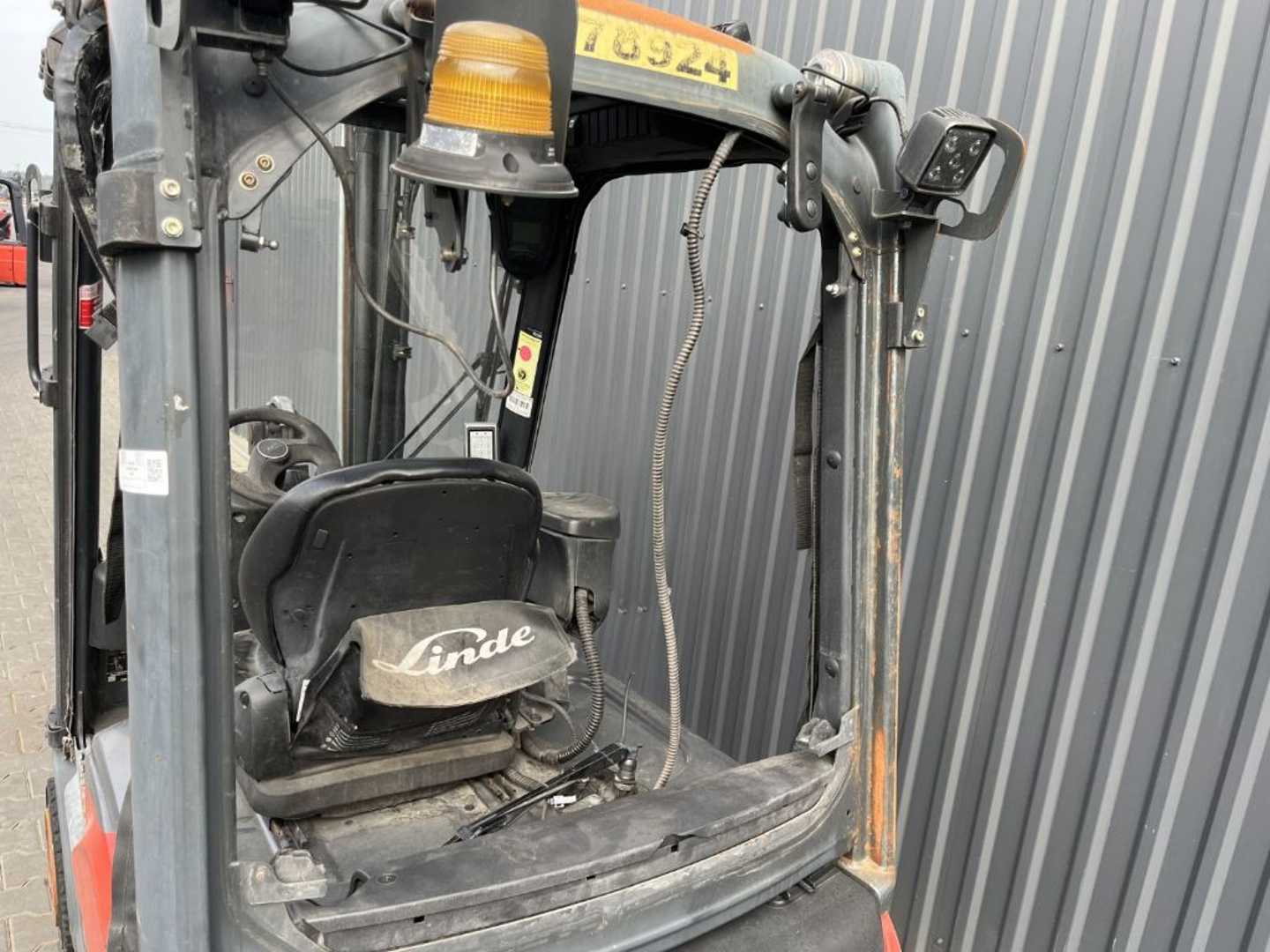 Used Forklift Linde E16P-02 4 riteņu dakšu iekrāvējs (Image 9) Used Forklift Linde E16P-02 4 riteņu dakšu iekrāvējs (Image 9)