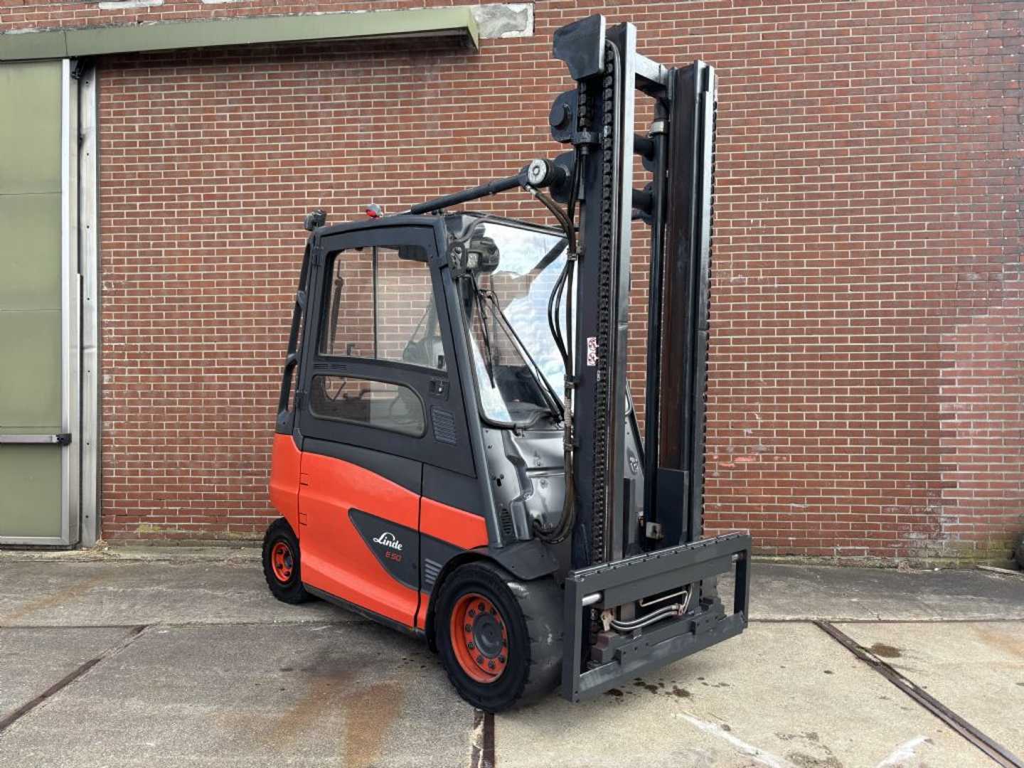 Used Forklift Linde E50HL-01/600 4 riteņu dakšu iekrāvējs (Image 1) Used Forklift Linde E50HL-01/600 4 riteņu dakšu iekrāvējs (Image 1)