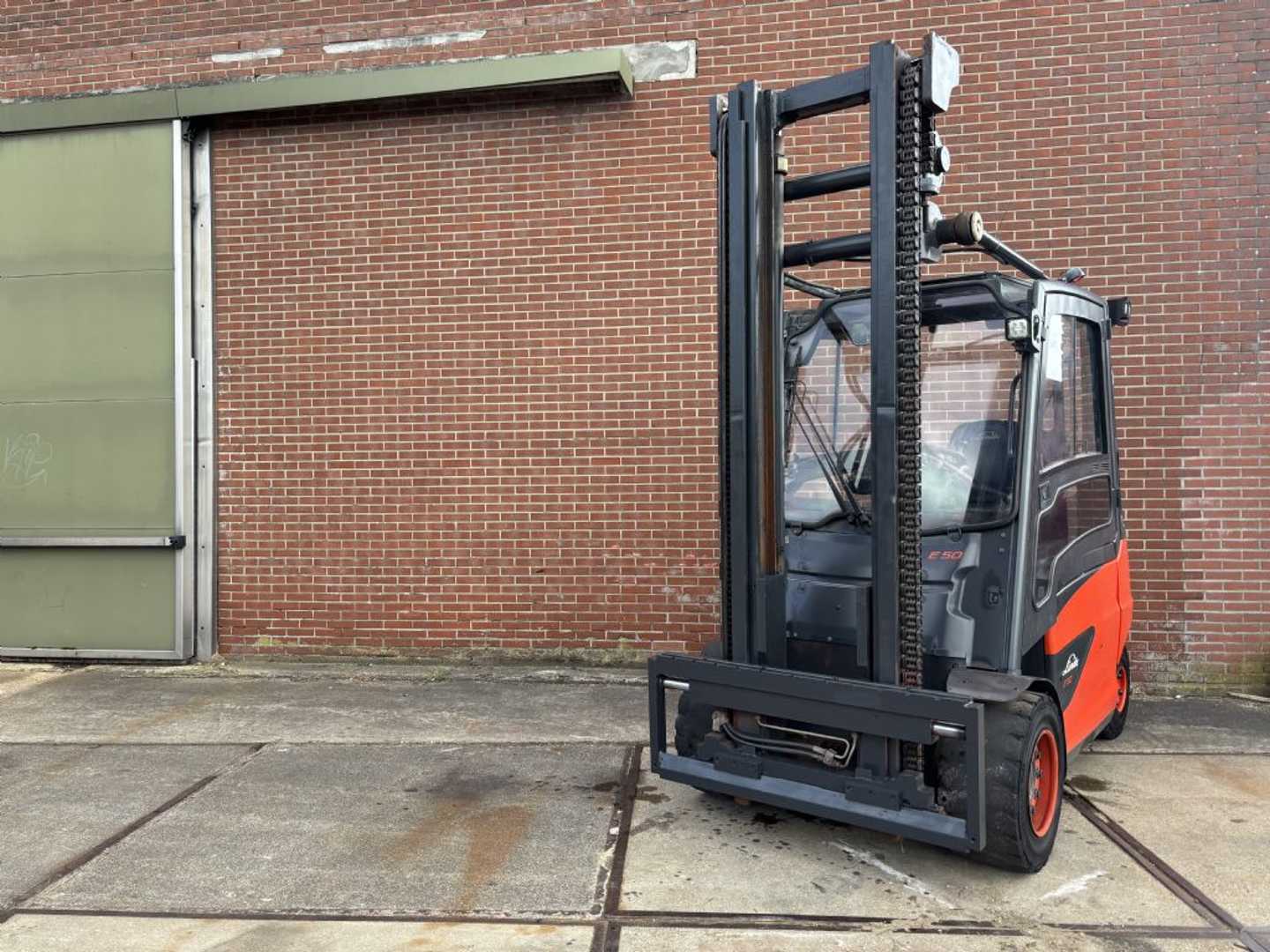 Used Forklift Linde E50HL-01/600 4 riteņu dakšu iekrāvējs (Image 4) Used Forklift Linde E50HL-01/600 4 riteņu dakšu iekrāvējs (Image 4)