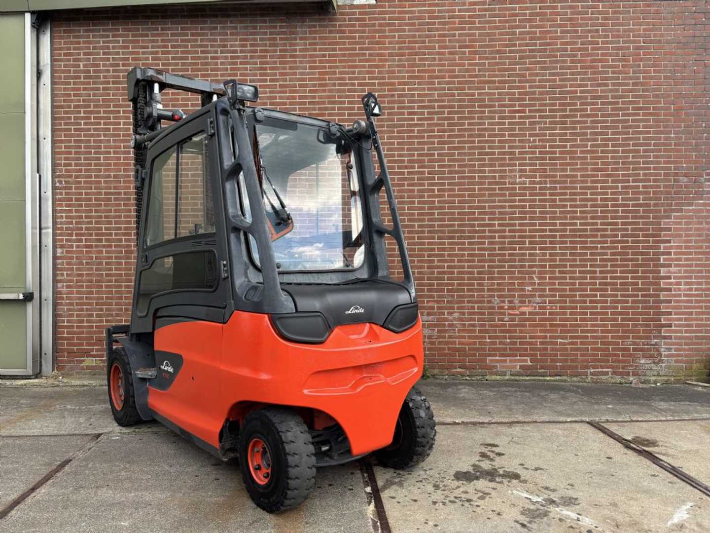 Used Forklift Linde E50HL-01/600 4 riteņu dakšu iekrāvējs (Image 5) Used Forklift Linde E50HL-01/600 4 riteņu dakšu iekrāvējs (Image 5)