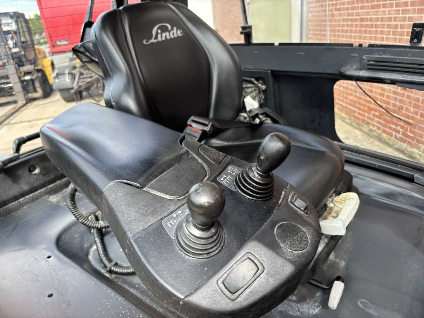 Used Forklift Linde E50HL-01/600 4 riteņu dakšu iekrāvējs (Image 8) Used Forklift Linde E50HL-01/600 4 riteņu dakšu iekrāvējs (Image 8)