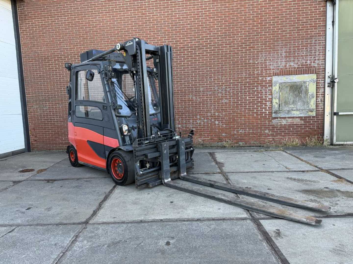 Used Forklift Linde E40HL-01/600 4 riteņu dakšu iekrāvējs (Image 1)