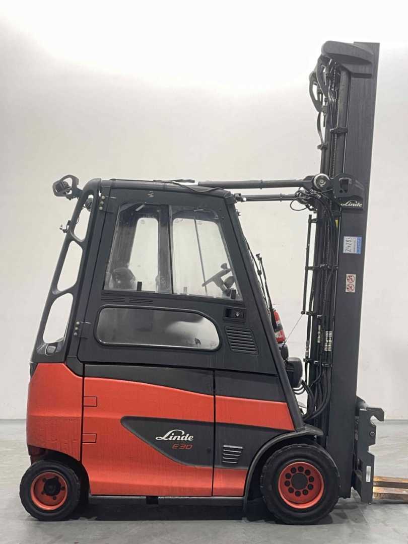 Used Forklift Linde E30H-01/600-387 4 riteņu dakšu iekrāvējs (Image 3) Used Forklift Linde E30H-01/600-387 4 riteņu dakšu iekrāvējs (Image 3)