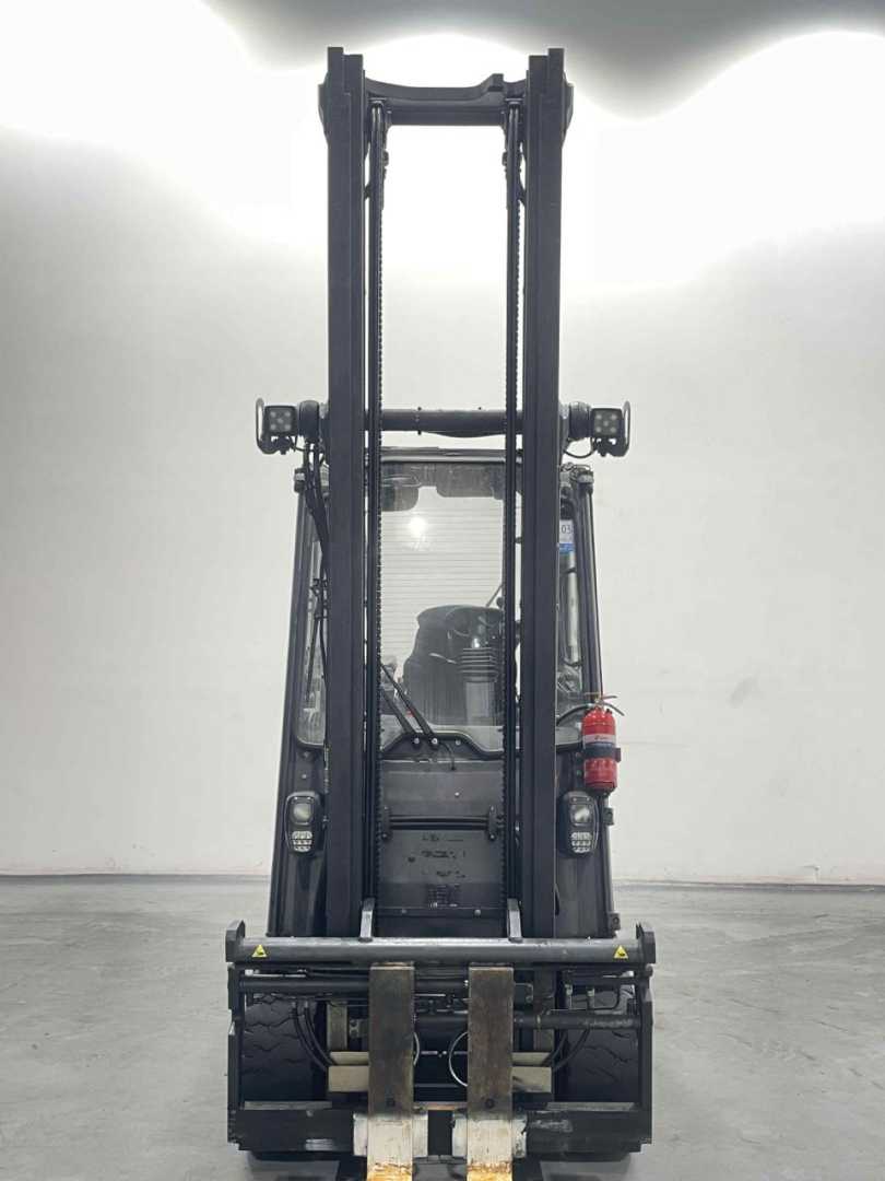 Used Forklift Linde E30H-01/600-387 4 riteņu dakšu iekrāvējs (Image 5) Used Forklift Linde E30H-01/600-387 4 riteņu dakšu iekrāvējs (Image 5)