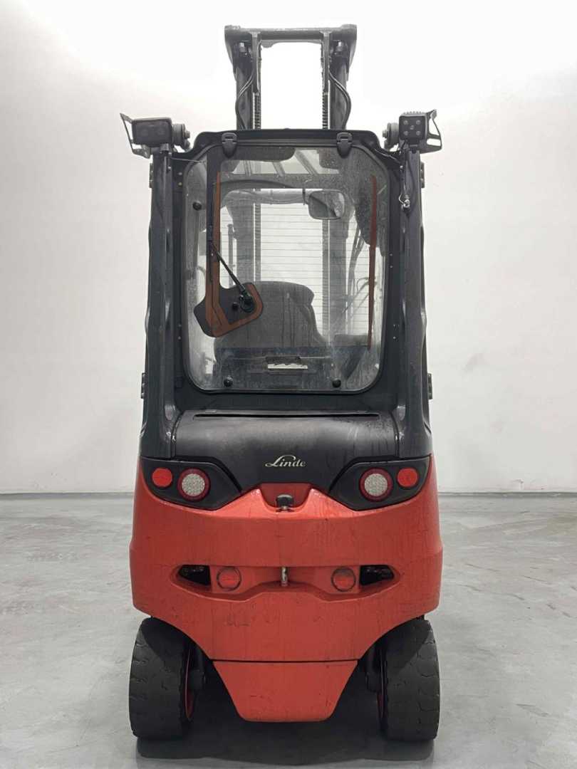 Used Forklift Linde E30H-01/600-387 4 riteņu dakšu iekrāvējs (Image 6) Used Forklift Linde E30H-01/600-387 4 riteņu dakšu iekrāvējs (Image 6)