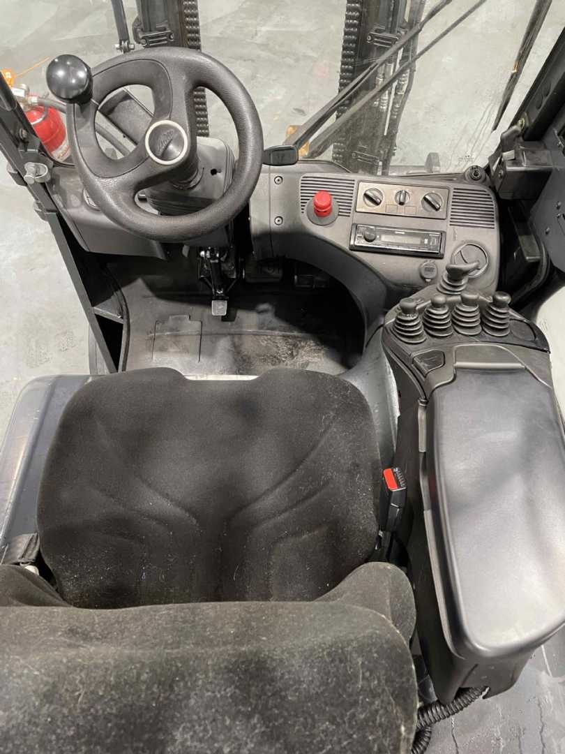 Used Forklift Linde E30H-01/600-387 4 riteņu dakšu iekrāvējs (Image 7) Used Forklift Linde E30H-01/600-387 4 riteņu dakšu iekrāvējs (Image 7)