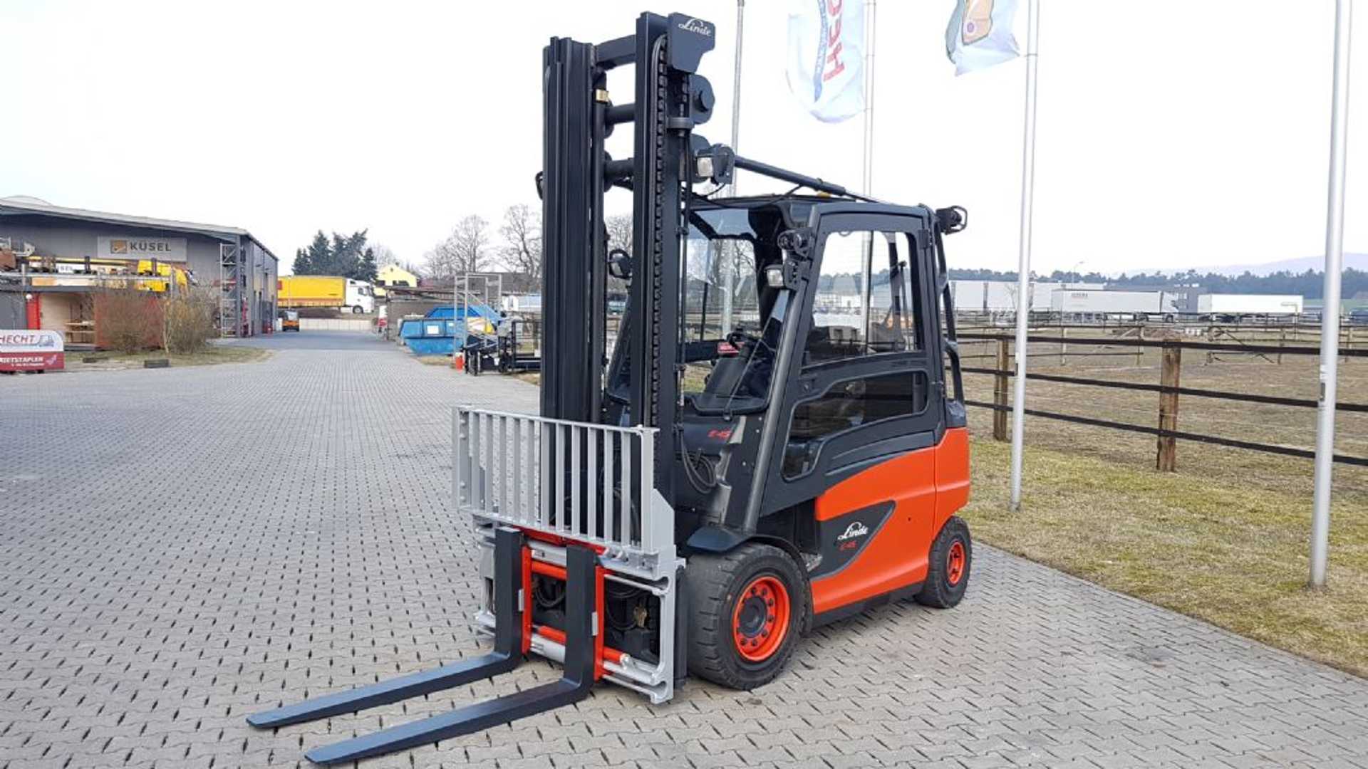 Used Forklift Linde E45H-01/550 4 riteņu dakšu iekrāvējs (Image 11) Used Forklift Linde E45H-01/550 4 riteņu dakšu iekrāvējs (Image 11)