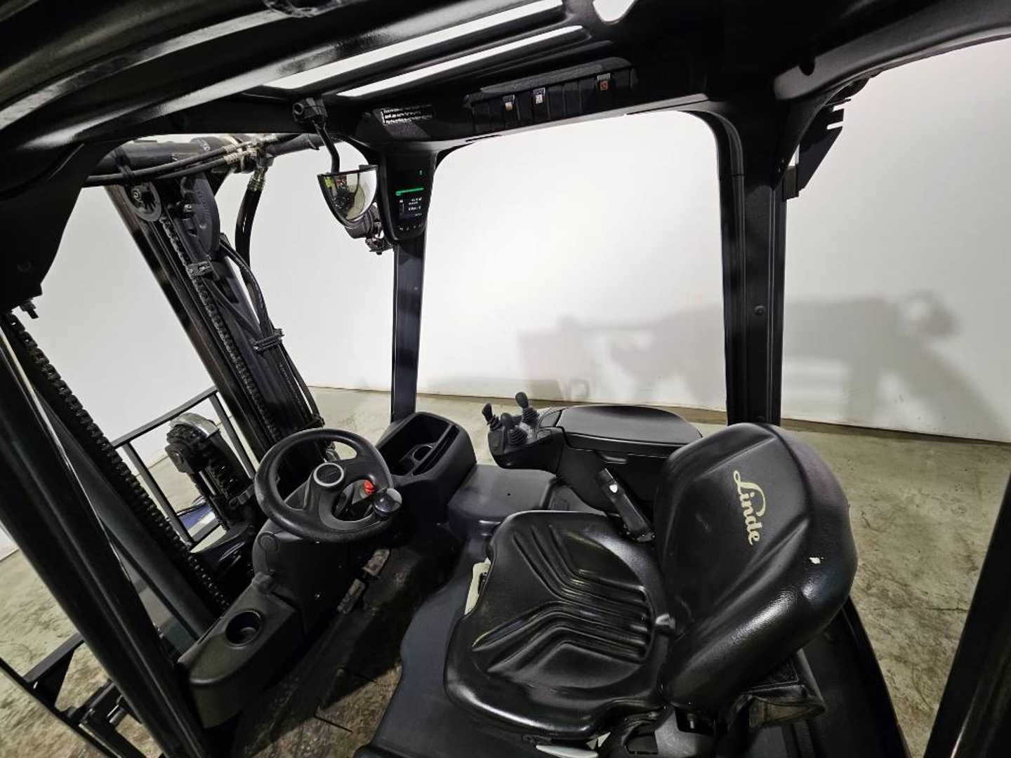 Used Forklift Linde E14 4 riteņu dakšu iekrāvējs (Image 17) Used Forklift Linde E14 4 riteņu dakšu iekrāvējs (Image 17)