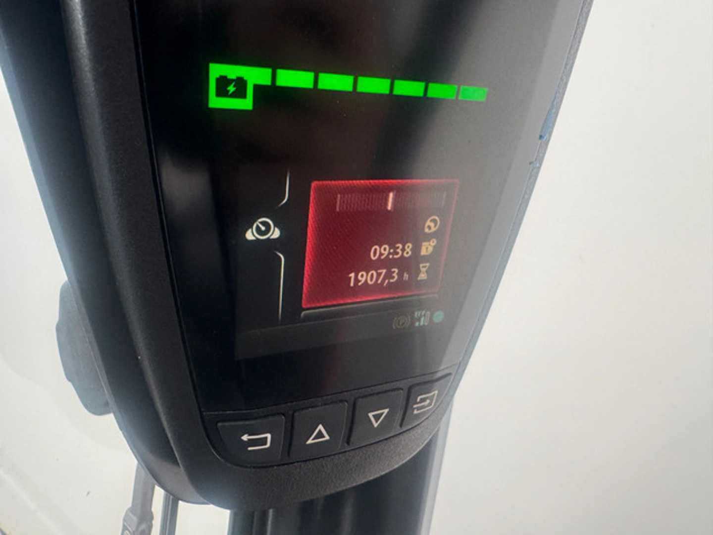 Used Forklift Linde 386 E 14-02 4 riteņu dakšu iekrāvējs (Image 10)