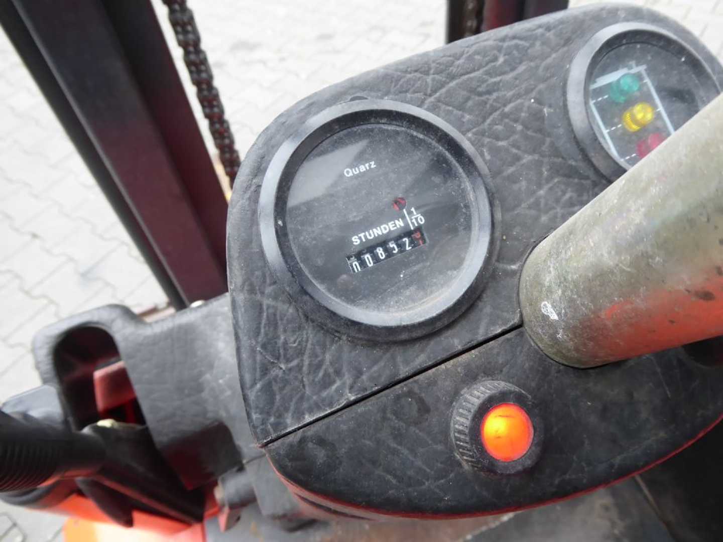 Used Forklift Linde E12 4 riteņu dakšu iekrāvējs (Image 4) Used Forklift Linde E12 4 riteņu dakšu iekrāvējs (Image 4)