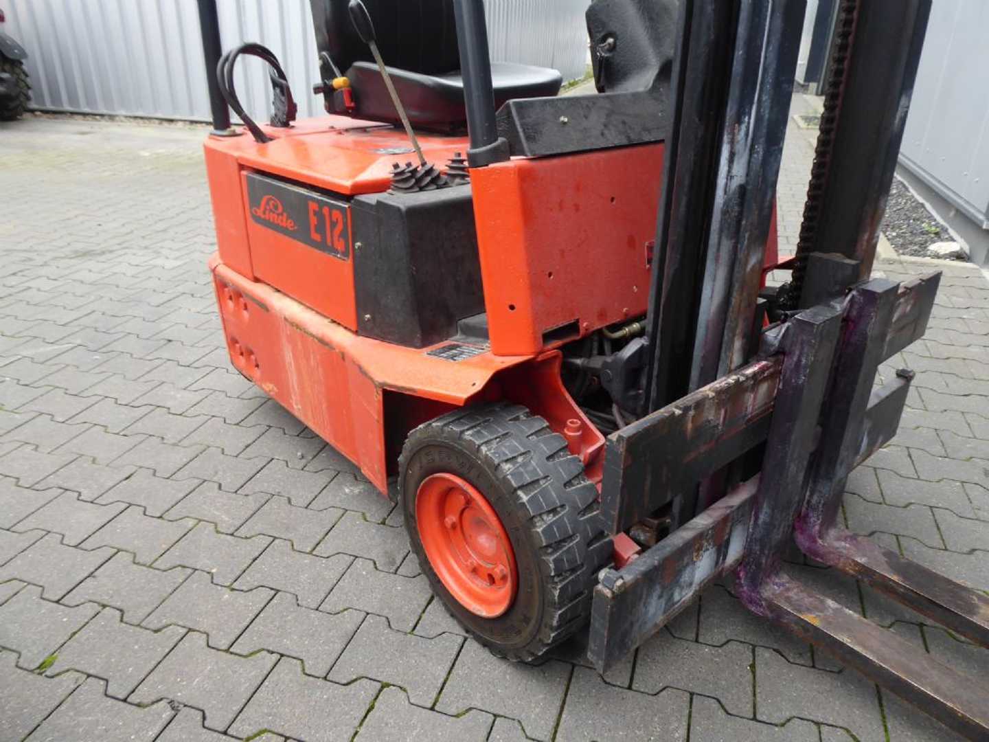 Used Forklift Linde E12 4 riteņu dakšu iekrāvējs (Image 9) Used Forklift Linde E12 4 riteņu dakšu iekrāvējs (Image 9)