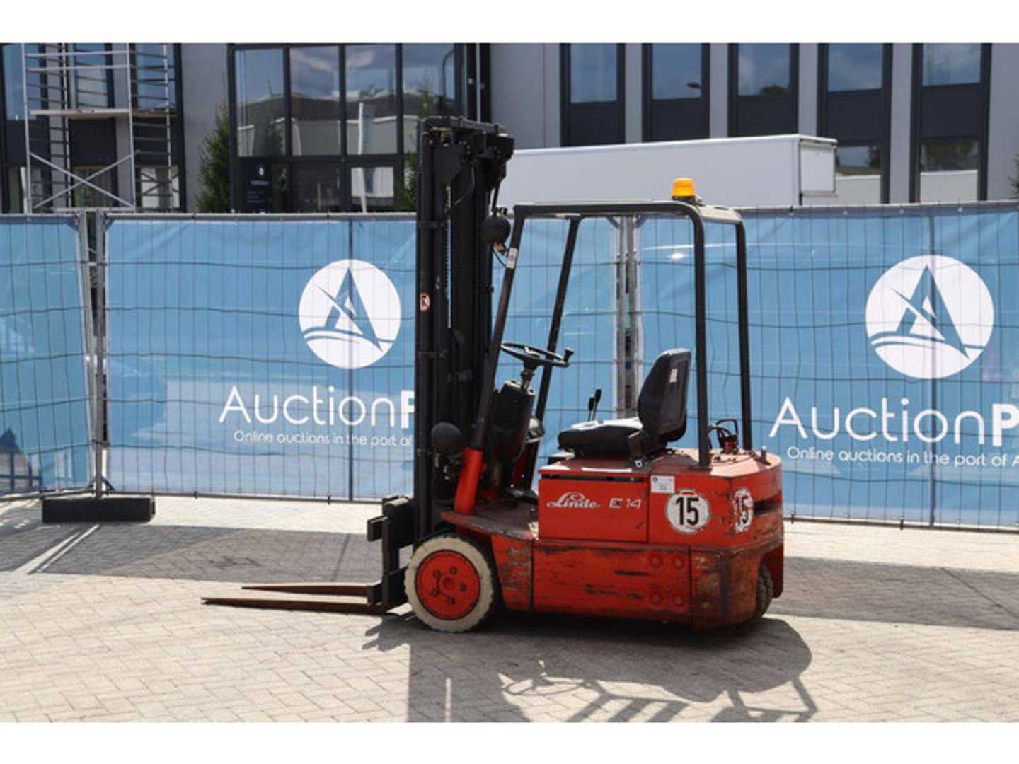 Used Forklift Linde E14 4 riteņu dakšu iekrāvējs (Image 3) Used Forklift Linde E14 4 riteņu dakšu iekrāvējs (Image 3)