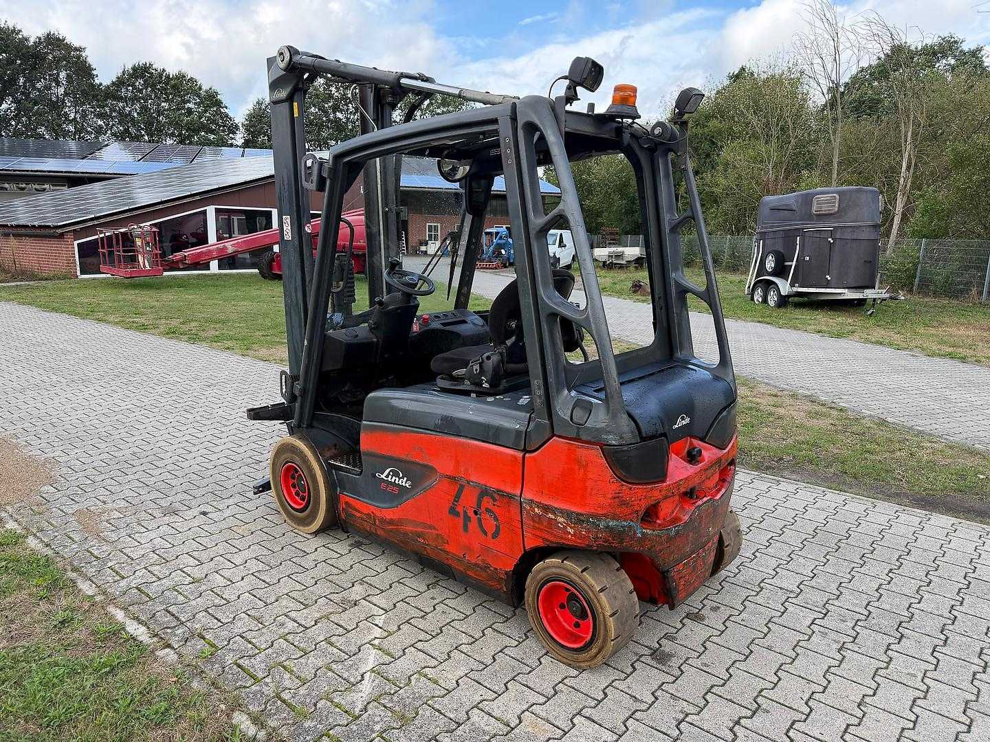 Used Forklift Linde E25L-01 Duplex 4 riteņu dakšu iekrāvējs (Image 2) Used Forklift Linde E25L-01 Duplex 4 riteņu dakšu iekrāvējs (Image 2)