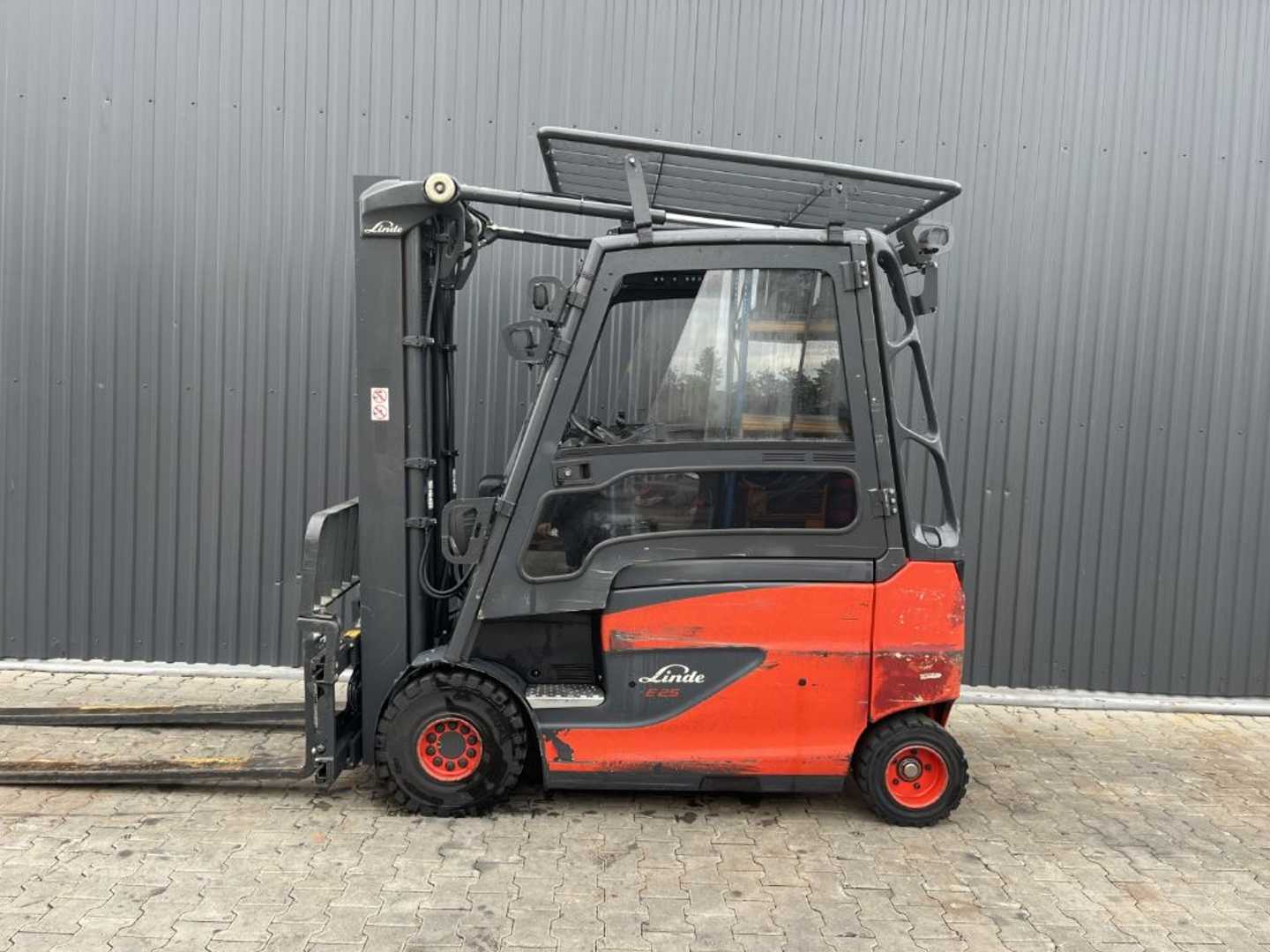 Used Forklift Linde E25HL-01/600 4 riteņu dakšu iekrāvējs (Image 2)