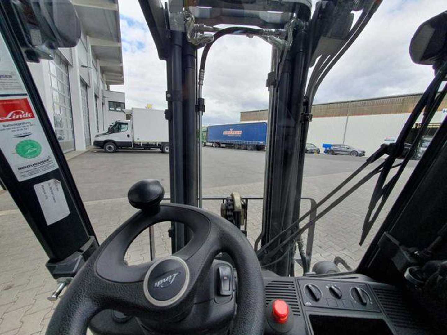 Used Forklift Linde E14 - 02 / Triplex: 4.00m! / SS / nur 1.777h! 4 riteņu dakšu iekrāvējs (Image 11) Used Forklift Linde E14 - 02 / Triplex: 4.00m! / SS / nur 1.777h! 4 riteņu dakšu iekrāvējs (Image 11)