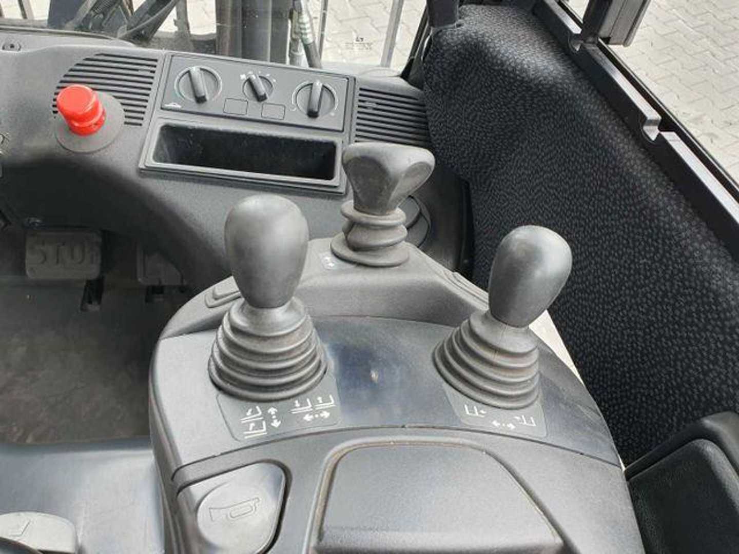 Used Forklift Linde E14 - 02 / Triplex: 4.00m! / SS / nur 1.777h! 4 riteņu dakšu iekrāvējs (Image 13) Used Forklift Linde E14 - 02 / Triplex: 4.00m! / SS / nur 1.777h! 4 riteņu dakšu iekrāvējs (Image 13)