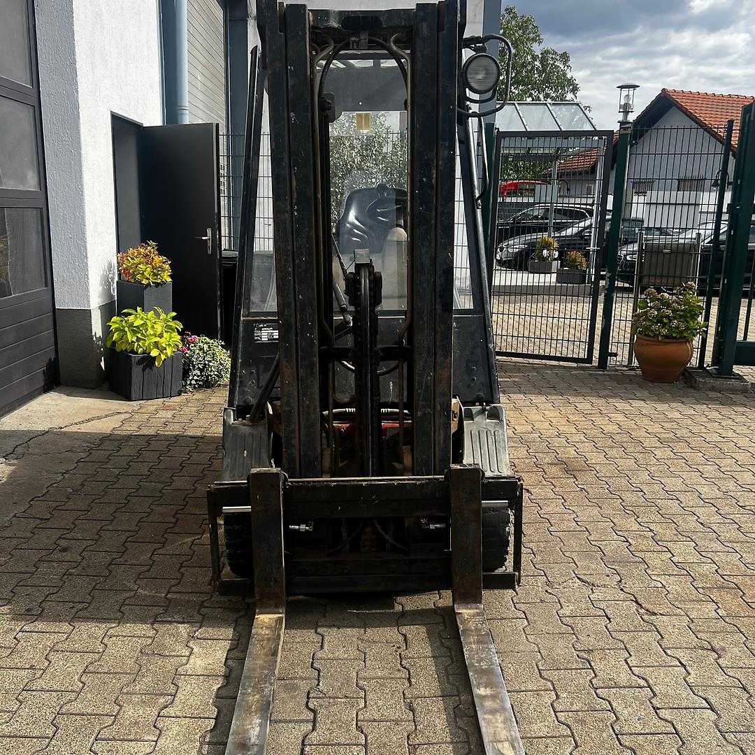 Used Forklift Linde E20 4 riteņu dakšu iekrāvējs (Image 3) Used Forklift Linde E20 4 riteņu dakšu iekrāvējs (Image 3)