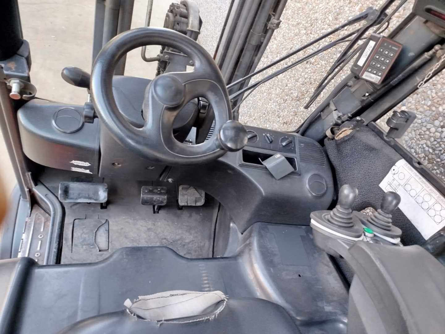 Used Forklift Linde E18PH-01 4 riteņu dakšu iekrāvējs (Image 8) Used Forklift Linde E18PH-01 4 riteņu dakšu iekrāvējs (Image 8)