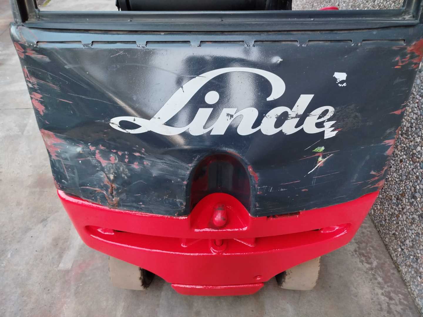 Used Forklift Linde E20 4 riteņu dakšu iekrāvējs (Image 6) Used Forklift Linde E20 4 riteņu dakšu iekrāvējs (Image 6)