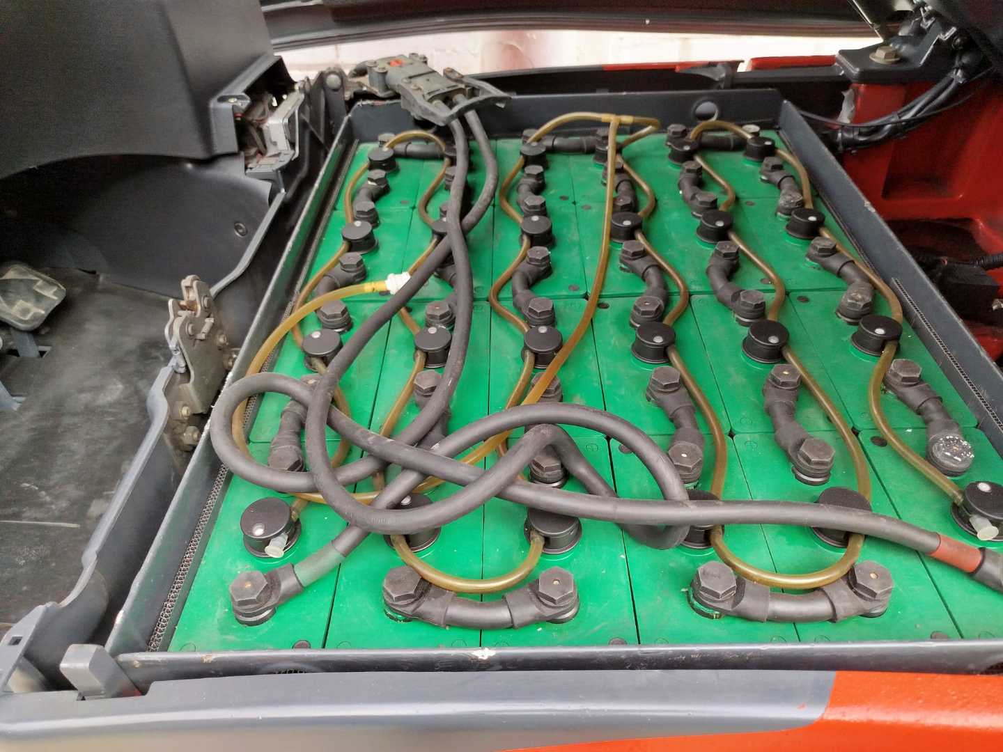 Used Forklift Linde E16PH 4 riteņu dakšu iekrāvējs (Image 10) Used Forklift Linde E16PH 4 riteņu dakšu iekrāvējs (Image 10)