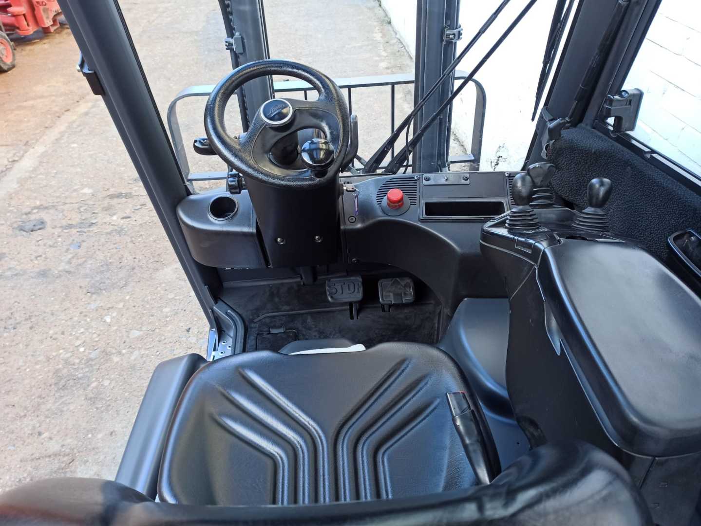 Used Forklift Linde E16PH-02 4 riteņu dakšu iekrāvējs (Image 8) Used Forklift Linde E16PH-02 4 riteņu dakšu iekrāvējs (Image 8)