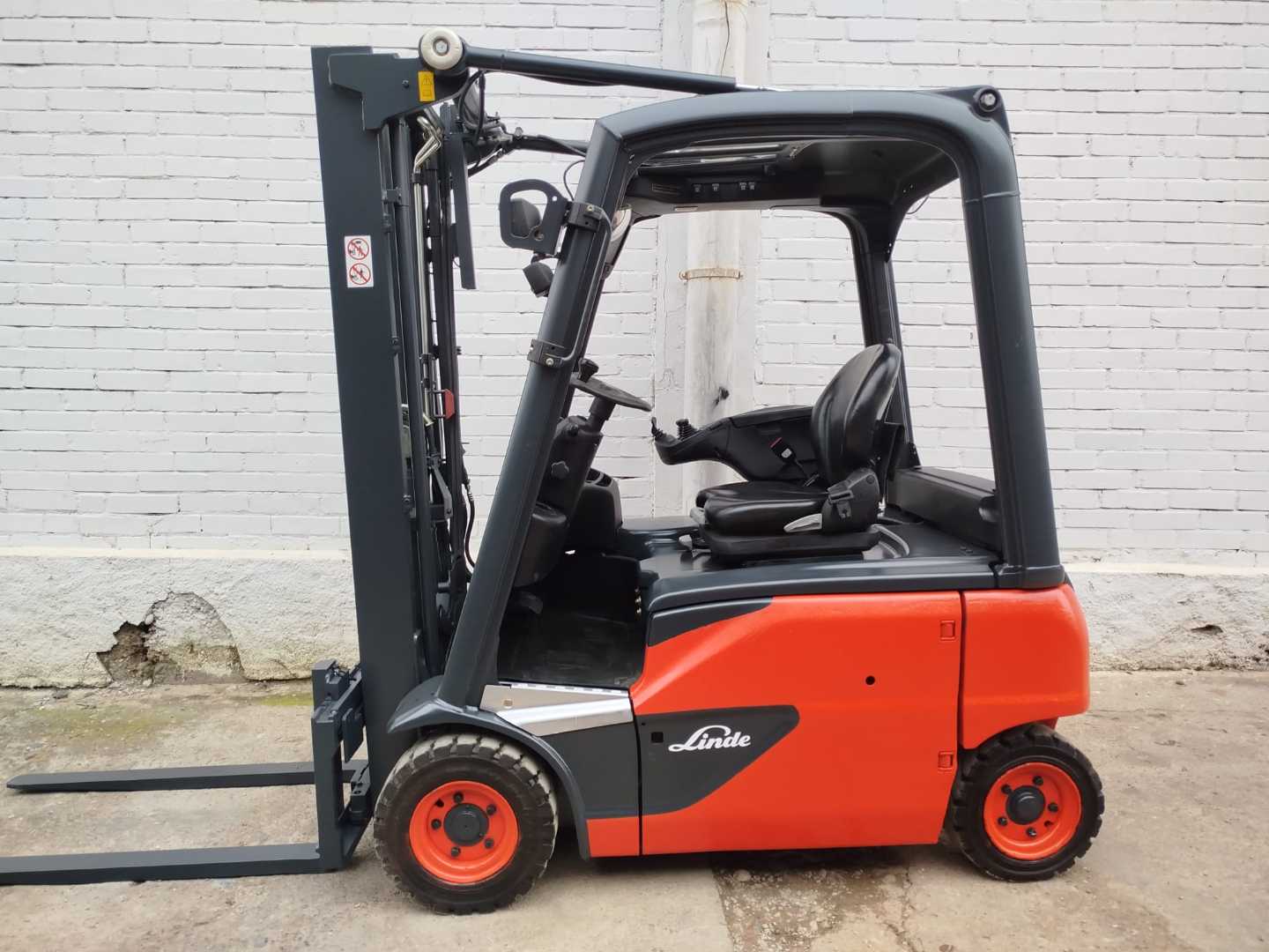 Used Forklift Linde E16P-02 EVO 4 riteņu dakšu iekrāvējs (Image 2)