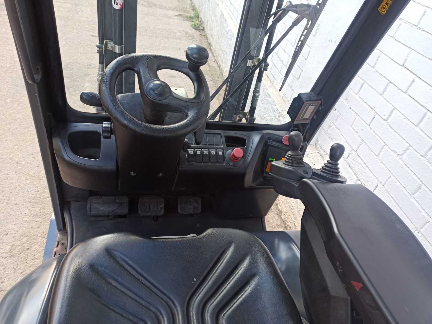 Used Forklift Linde E20PH 4 riteņu dakšu iekrāvējs (Image 8) Used Forklift Linde E20PH 4 riteņu dakšu iekrāvējs (Image 8)