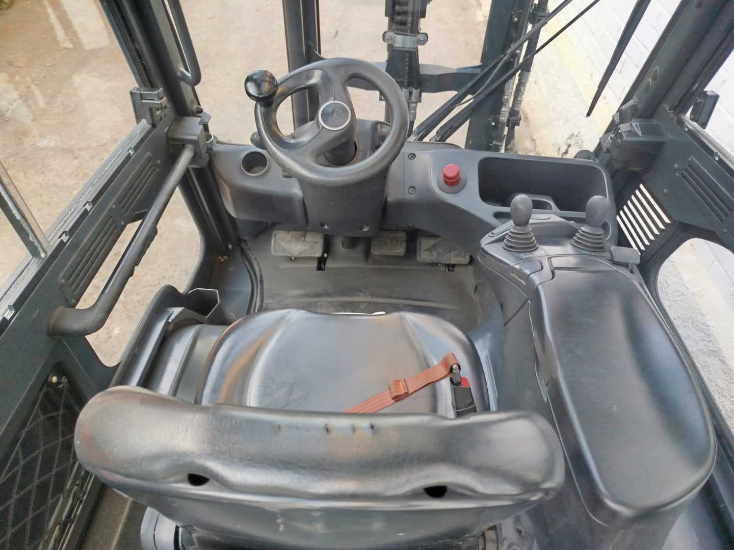 Used Forklift Linde E25 4 riteņu dakšu iekrāvējs (Image 8) Used Forklift Linde E25 4 riteņu dakšu iekrāvējs (Image 8)