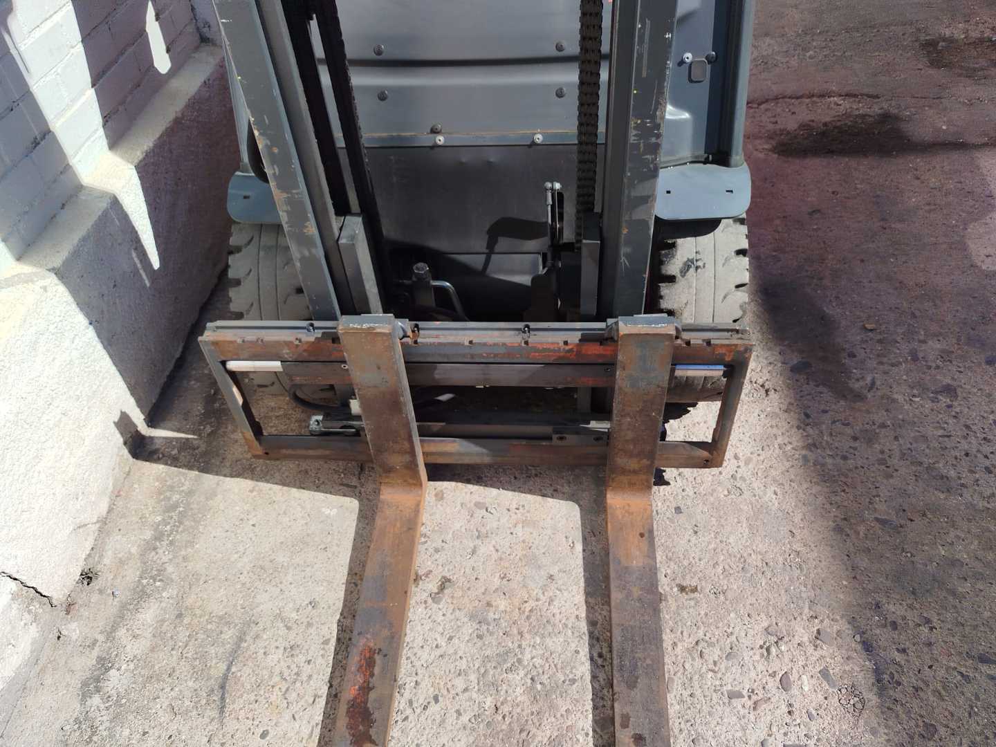 Used Forklift Linde E25-01 EVO 4 riteņu dakšu iekrāvējs (Image 5) Used Forklift Linde E25-01 EVO 4 riteņu dakšu iekrāvējs (Image 5)