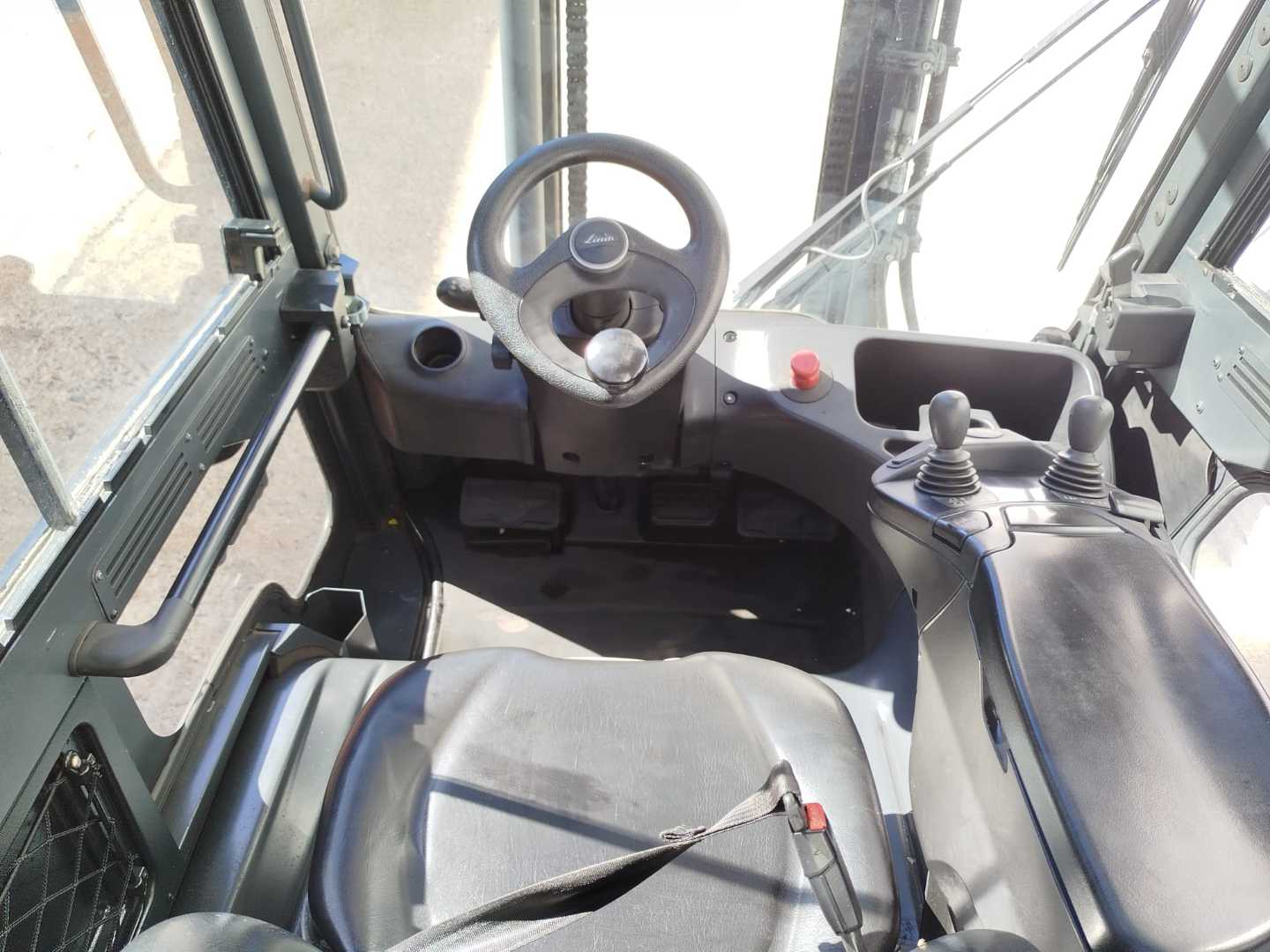 Used Forklift Linde E25-01 EVO 4 riteņu dakšu iekrāvējs (Image 7) Used Forklift Linde E25-01 EVO 4 riteņu dakšu iekrāvējs (Image 7)