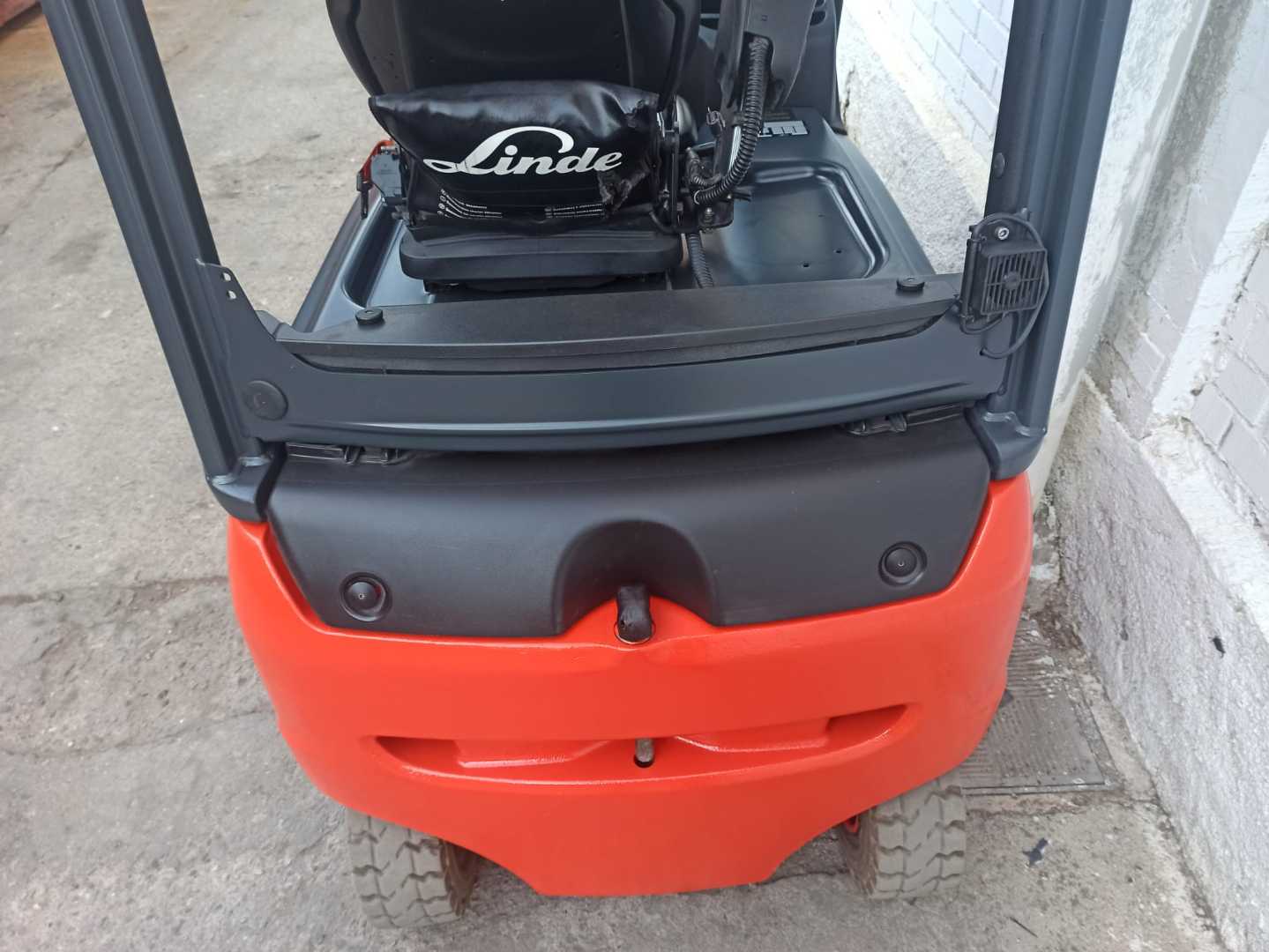 Used Forklift Linde E16PH EVO 4 riteņu dakšu iekrāvējs (Image 6) Used Forklift Linde E16PH EVO 4 riteņu dakšu iekrāvējs (Image 6)