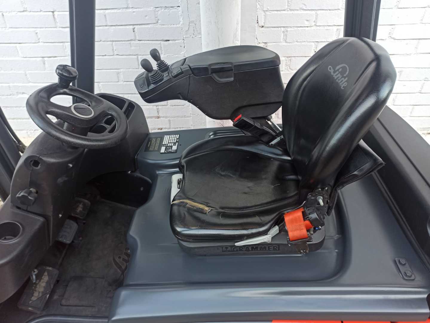 Used Forklift Linde E16PH EVO 4 riteņu dakšu iekrāvējs (Image 7) Used Forklift Linde E16PH EVO 4 riteņu dakšu iekrāvējs (Image 7)