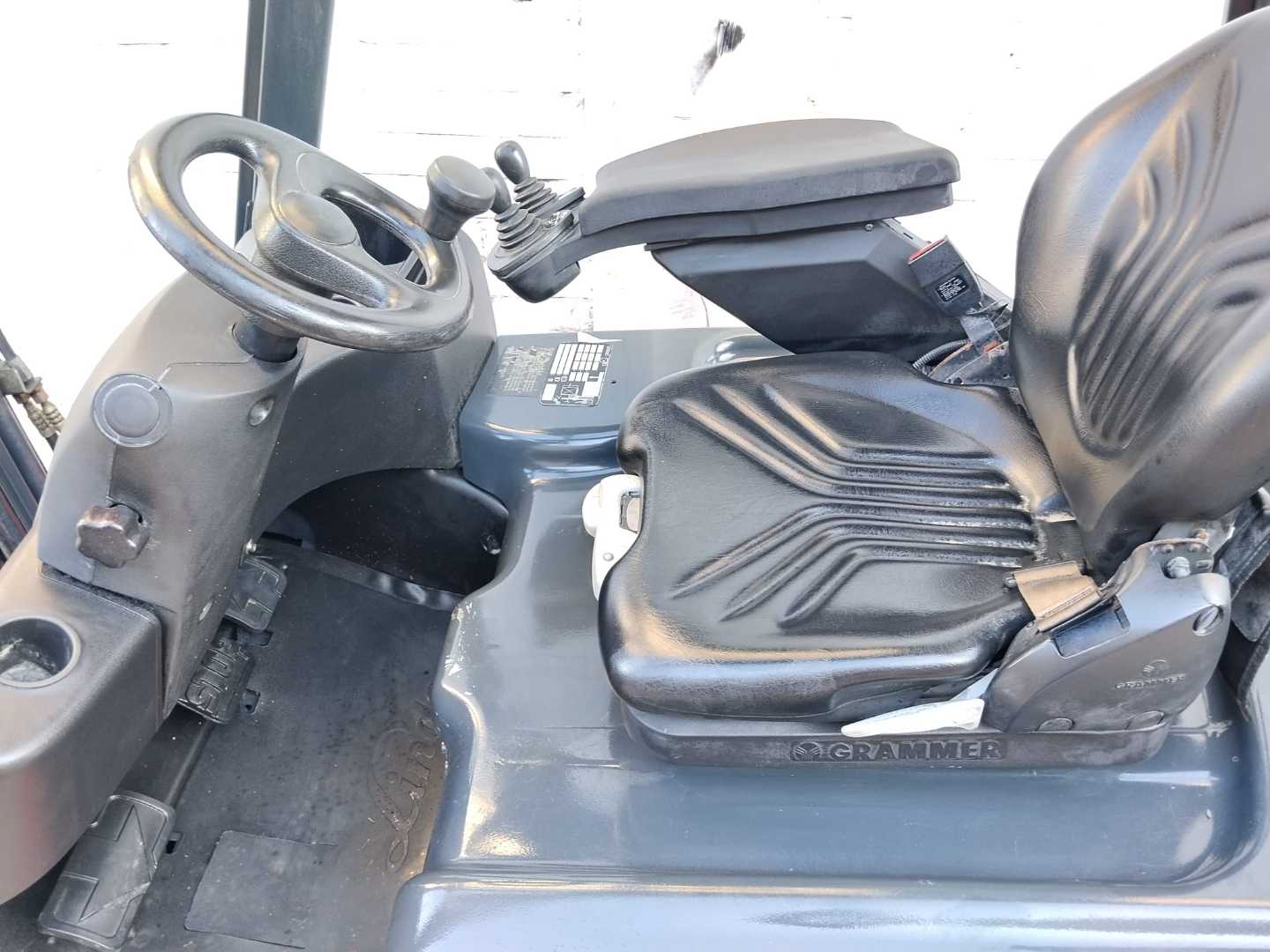 Used Forklift Linde E18PH 4 riteņu dakšu iekrāvējs (Image 7) Used Forklift Linde E18PH 4 riteņu dakšu iekrāvējs (Image 7)