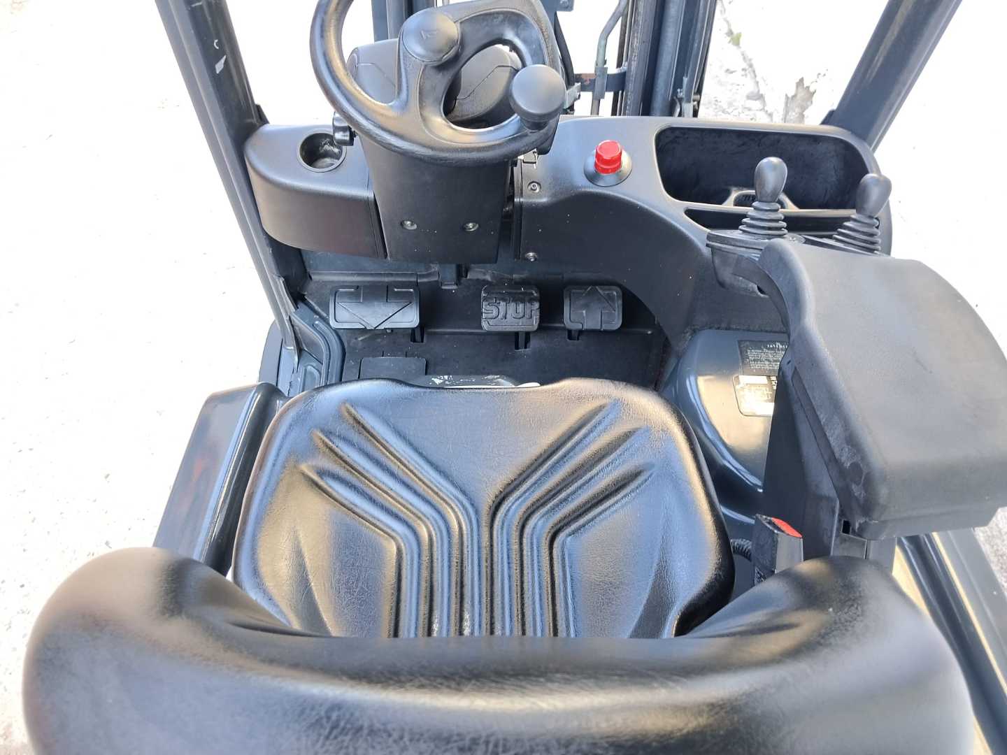Used Forklift Linde E18PH 4 riteņu dakšu iekrāvējs (Image 8) Used Forklift Linde E18PH 4 riteņu dakšu iekrāvējs (Image 8)