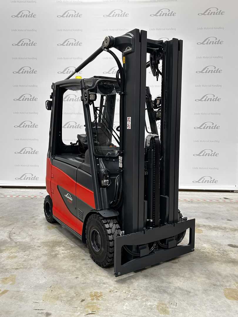 Used Forklift Linde E 25/600 H : 2,5t 4 riteņu dakšu iekrāvējs (Image 2) Used Forklift Linde E 25/600 H : 2,5t 4 riteņu dakšu iekrāvējs (Image 2)