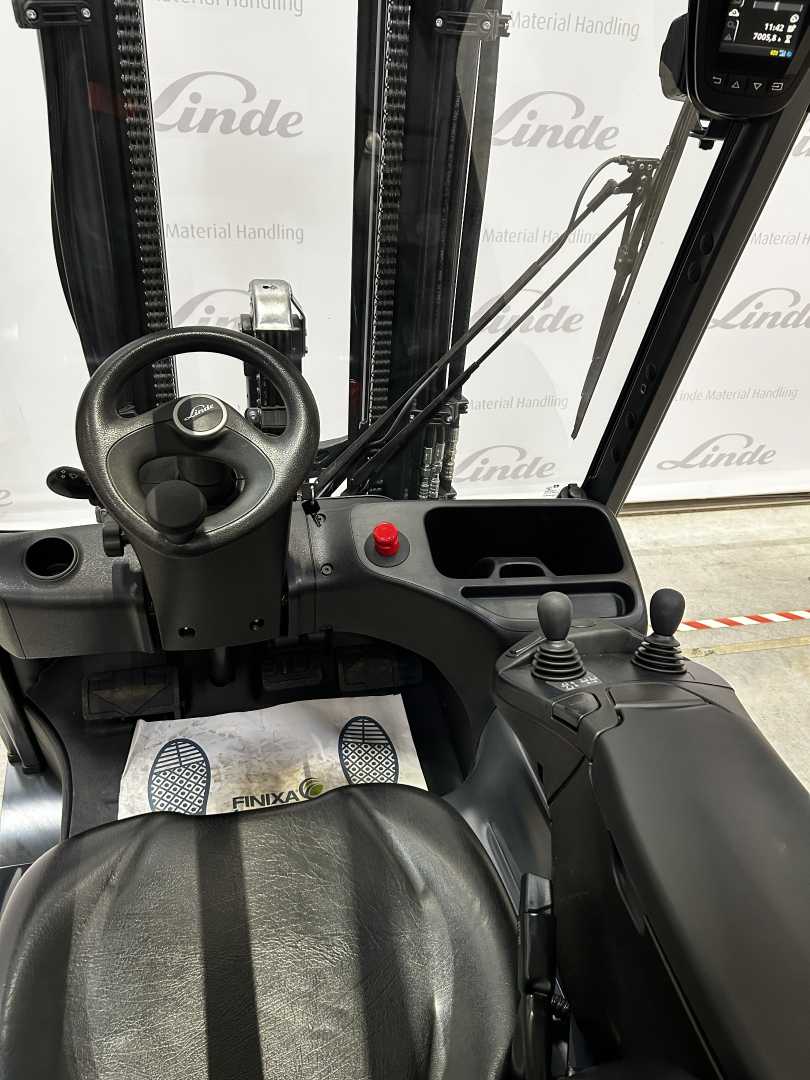 Used Forklift Linde E 25/600 H : 2,5t 4 riteņu dakšu iekrāvējs (Image 4) Used Forklift Linde E 25/600 H : 2,5t 4 riteņu dakšu iekrāvējs (Image 4)