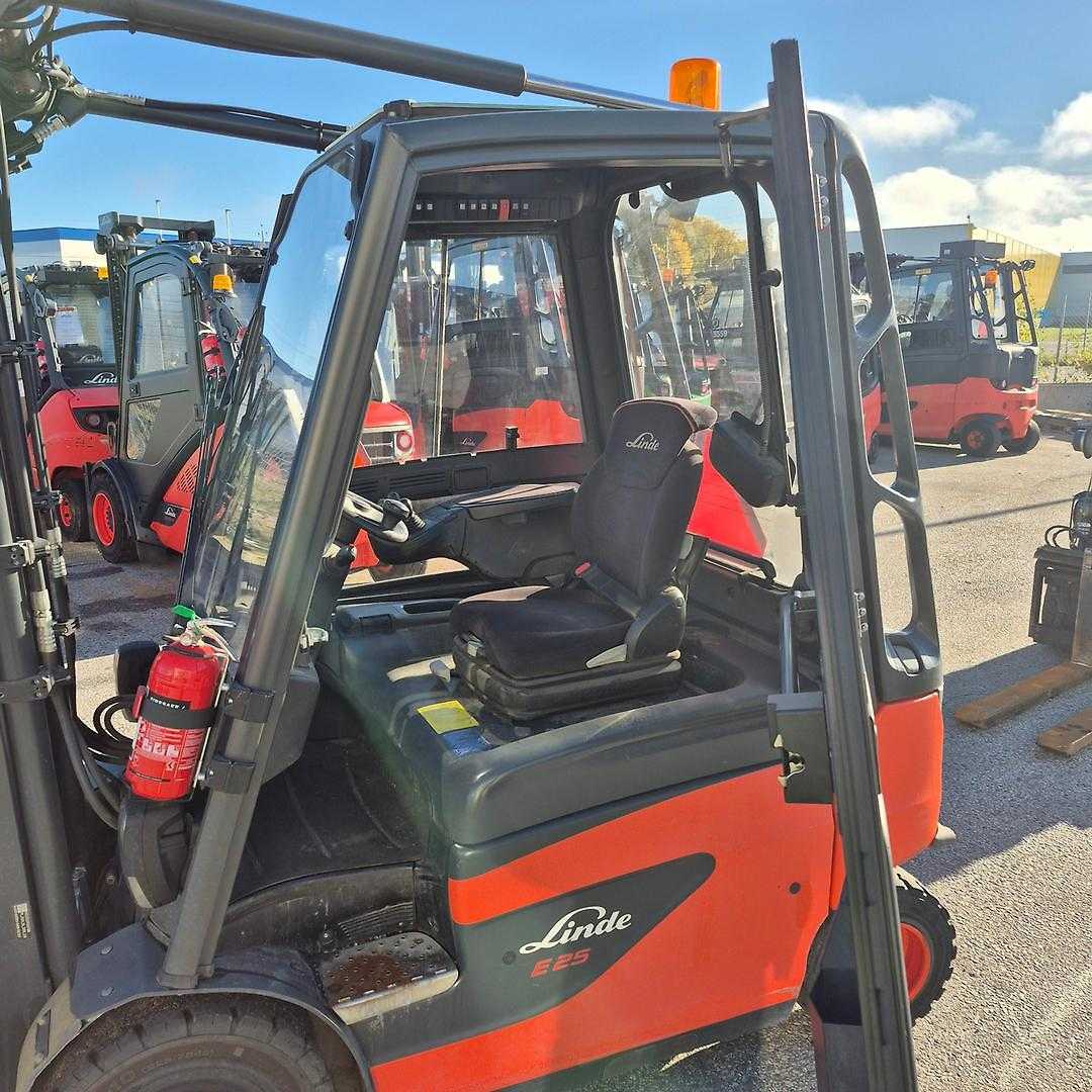 Used Forklift Linde E25C 4 riteņu dakšu iekrāvējs (Image 6) Used Forklift Linde E25C 4 riteņu dakšu iekrāvējs (Image 6)